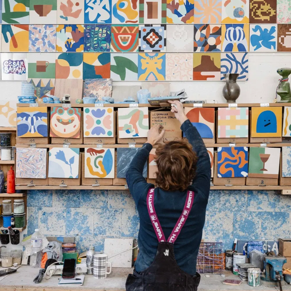 Carreaux en ciment: l’atelier de César