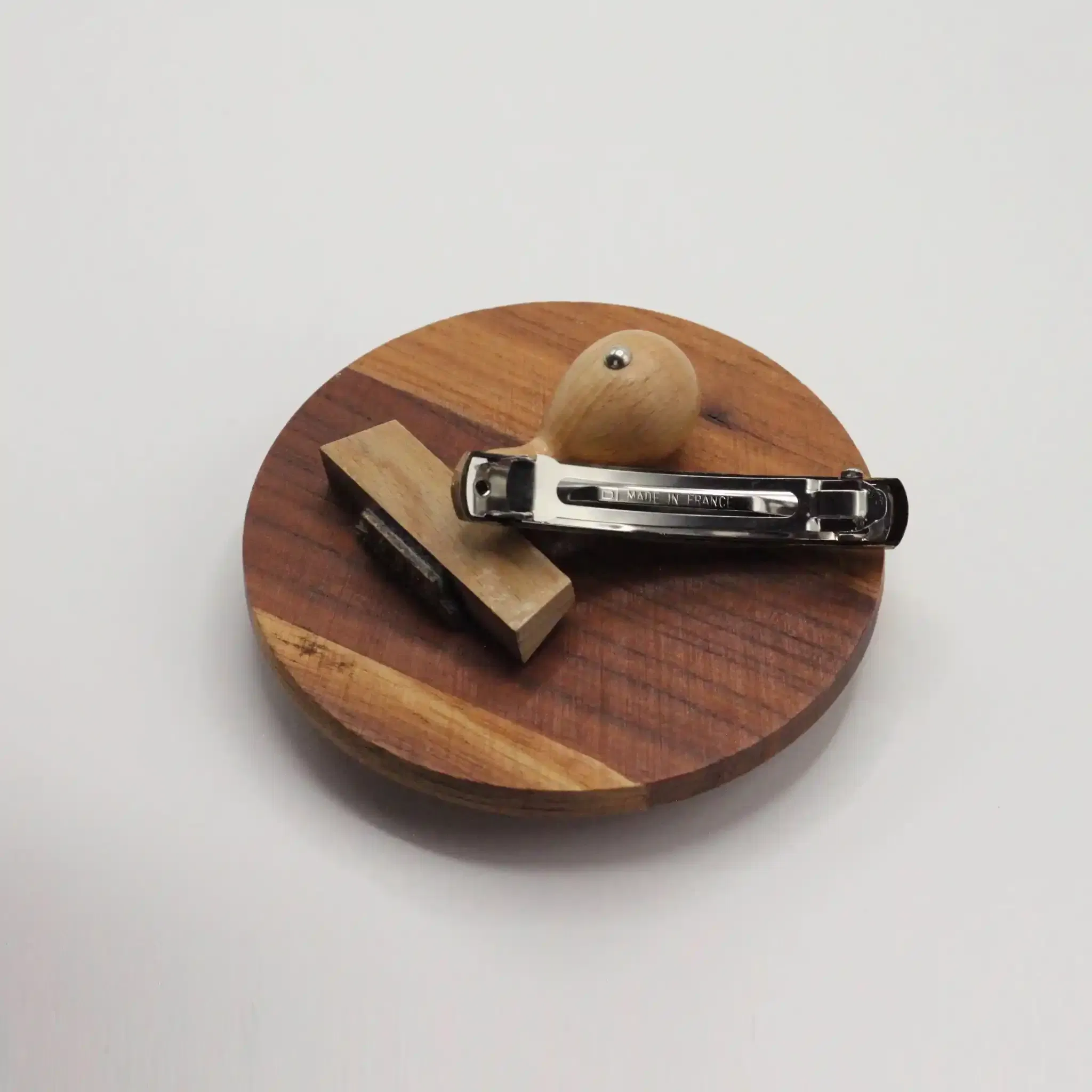 Atelier Créatif Maroquinerie - Personnalisation Barrette à Cheveux Cuir - 1h