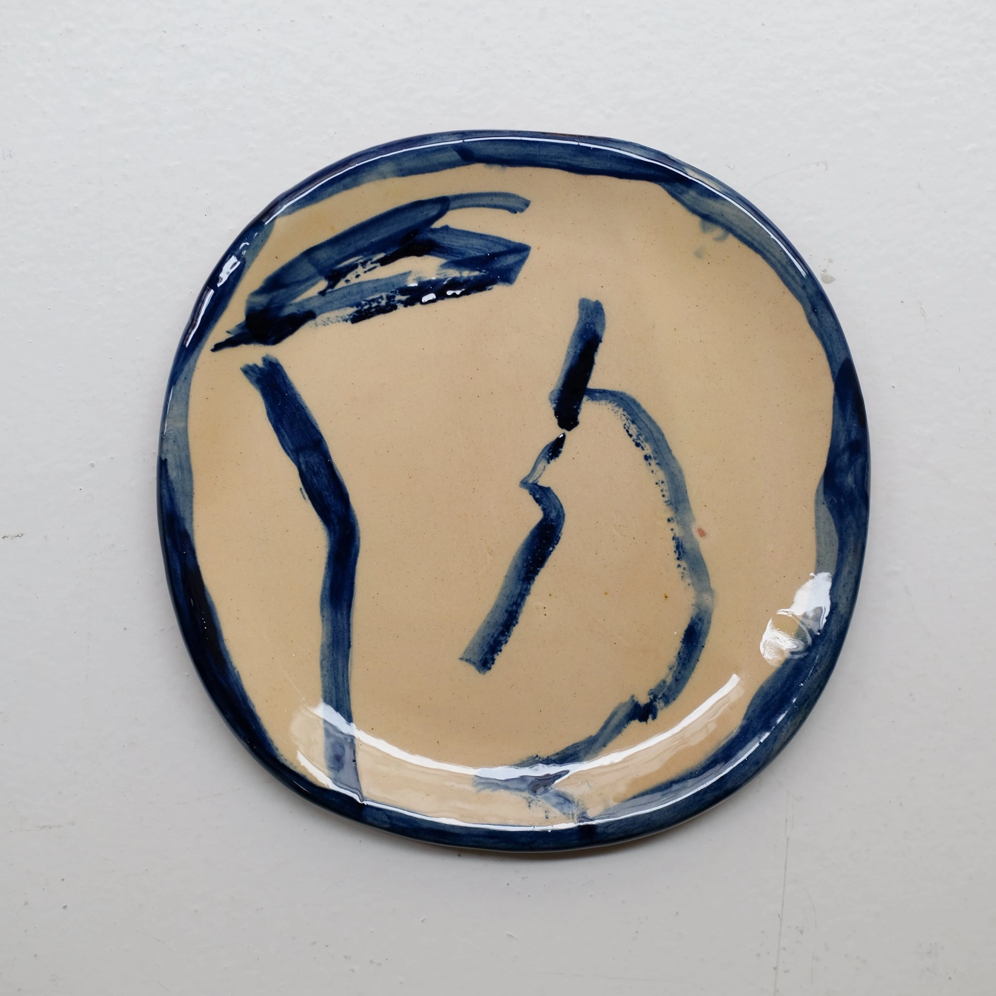 Assiette 38HB18 en faïence rouge D 19,5cm