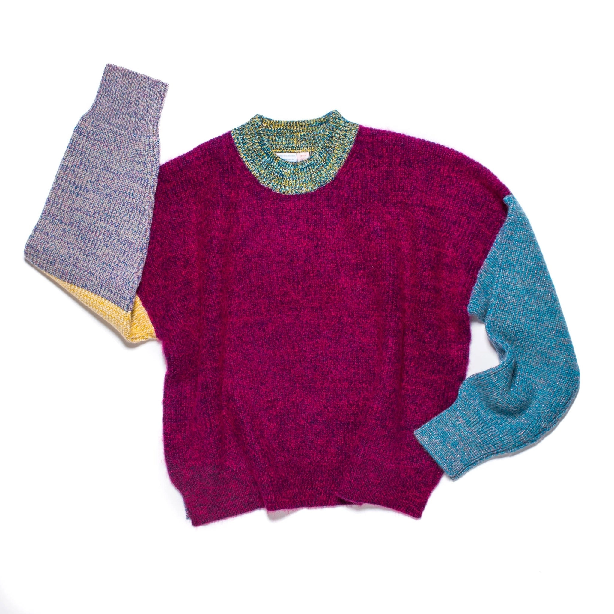 Pull tricoté taille L. LÆRKE est un pull court à col montant.
Sa coupe carrée et décontractée présente des épaules tombantes et des fentes de chaque côté.
Le modèle est défini, mais les couleurs et le fil sont choisis par la roue de la fortune WYP.
Ainsi, chaque pièce est vraiment unique au monde !