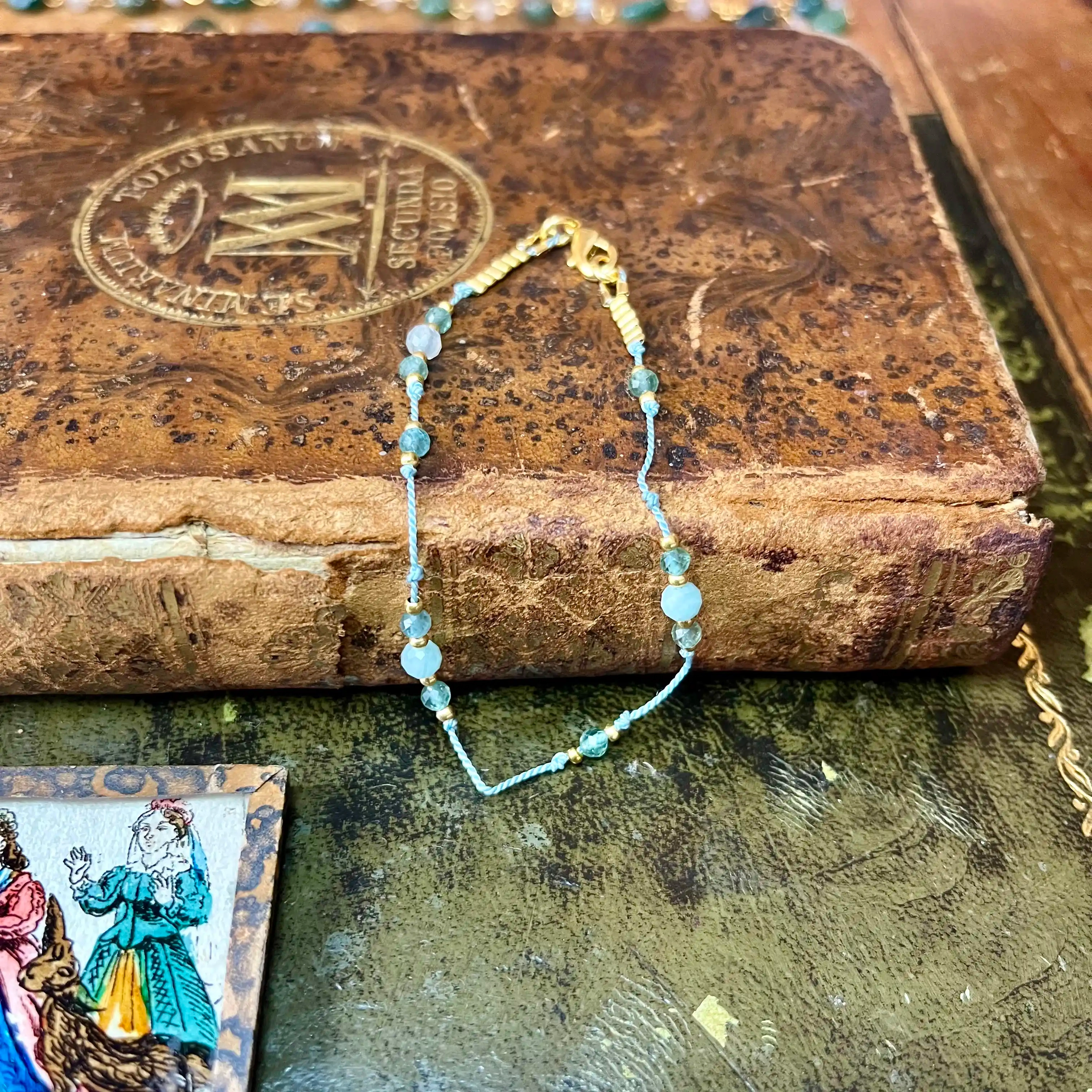 Bracelet fil de soie