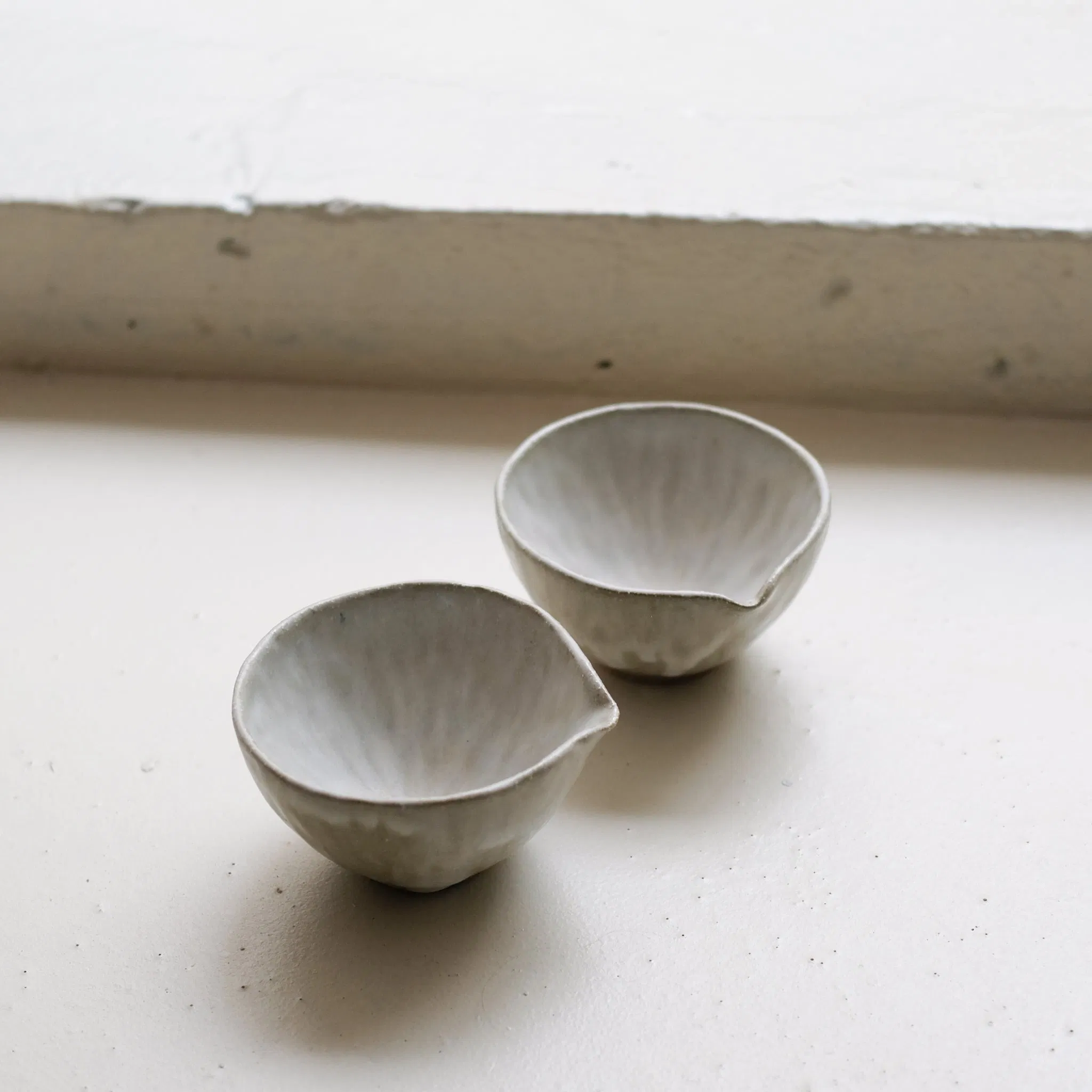 Verseuse en grès 150ml -(M) blanc gris mat