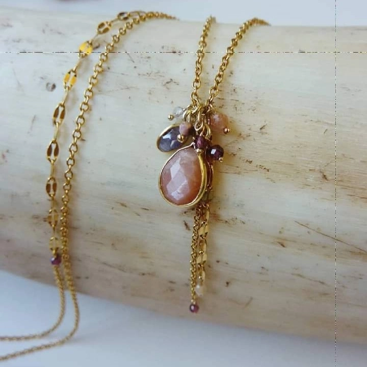 Sautoir en labradorites, pierres du soleil, grenats, sur acier inoxydable