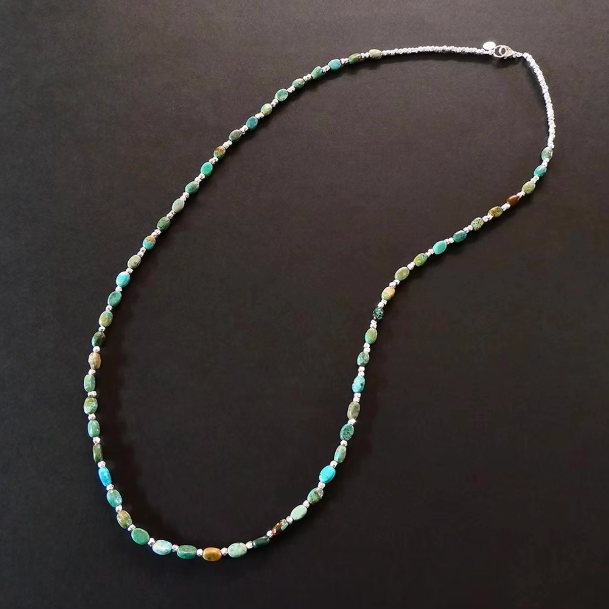 Collier long turquoises ovales