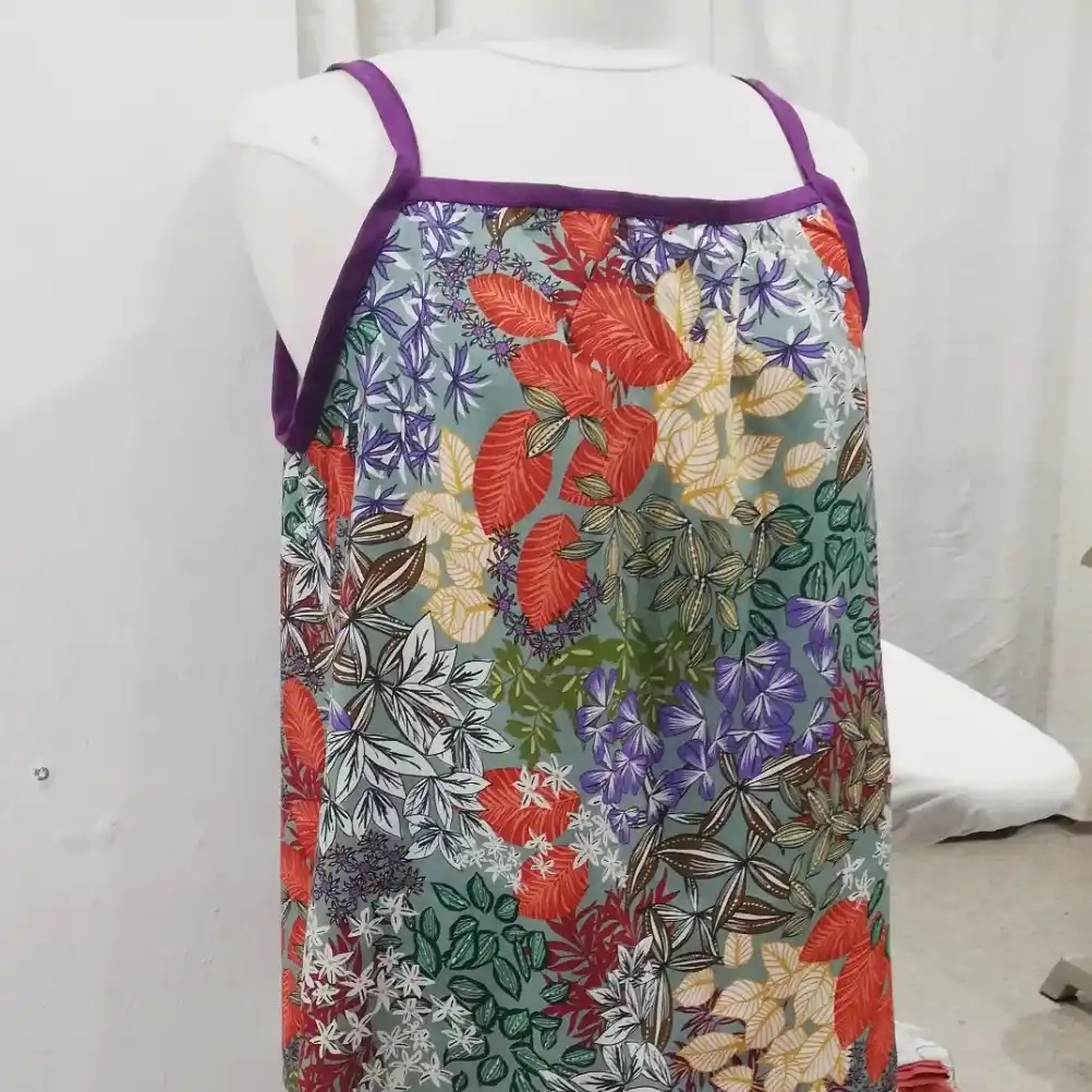 Apprenez à utiliser la machine à coudre : en réalisant une pochette doublée, vous apprendrez les bases de la couture. A l’issue de cet atelier, vous serez prêt(e) pour vous lancer dans vos premières créations. Le matériel est fourni et les machines sont à votre disposition.
De 10h à 12h30.
Cinq participants.
Tissus et mercerie fournis.