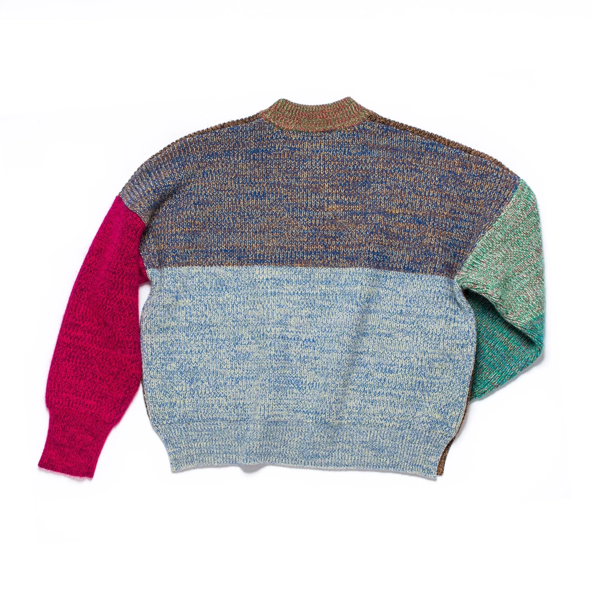 Pull tricoté taille M. LÆRKE est un pull court à col montant.
Sa coupe carrée et décontractée présente des épaules tombantes et des fentes de chaque côté.
Le modèle est défini, mais les couleurs et le fil sont choisis par la roue de la fortune WYP.
Ainsi, chaque pièce est vraiment unique au monde !