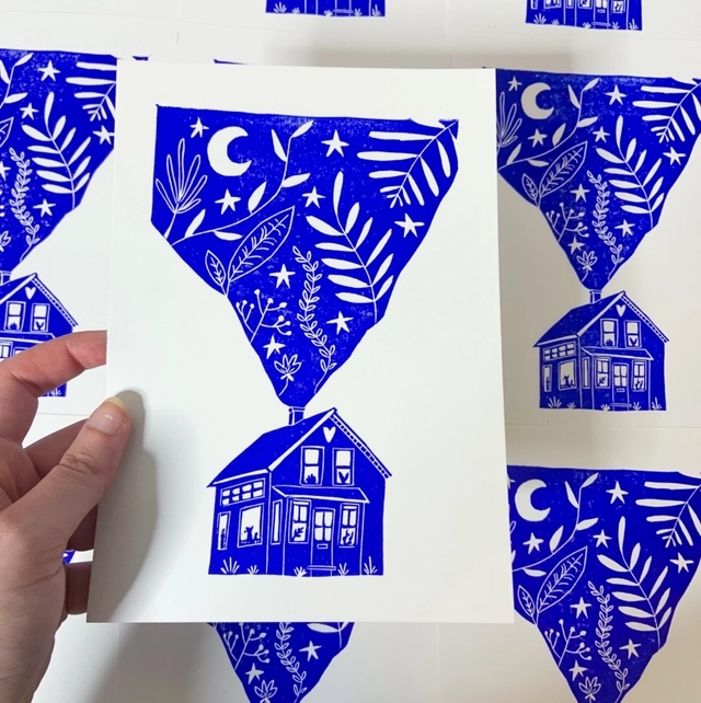 La plus jolie des cabanes au fond des bois.
-Format A5
-Réédition 2024 numérotée sur 50 exemplaires
-Papier extraweiss sans acide 170 gr/m2
-Impression avec une encre bleue outremer
-Numérotée et signée manuellement sur l’avant
-Titrée et datée au dos
-Chaque estampe est unique, il peut y avoir des variations avec la photo : cela fait la beauté de la linogravure.
--
Le cadre n'est pas fourni