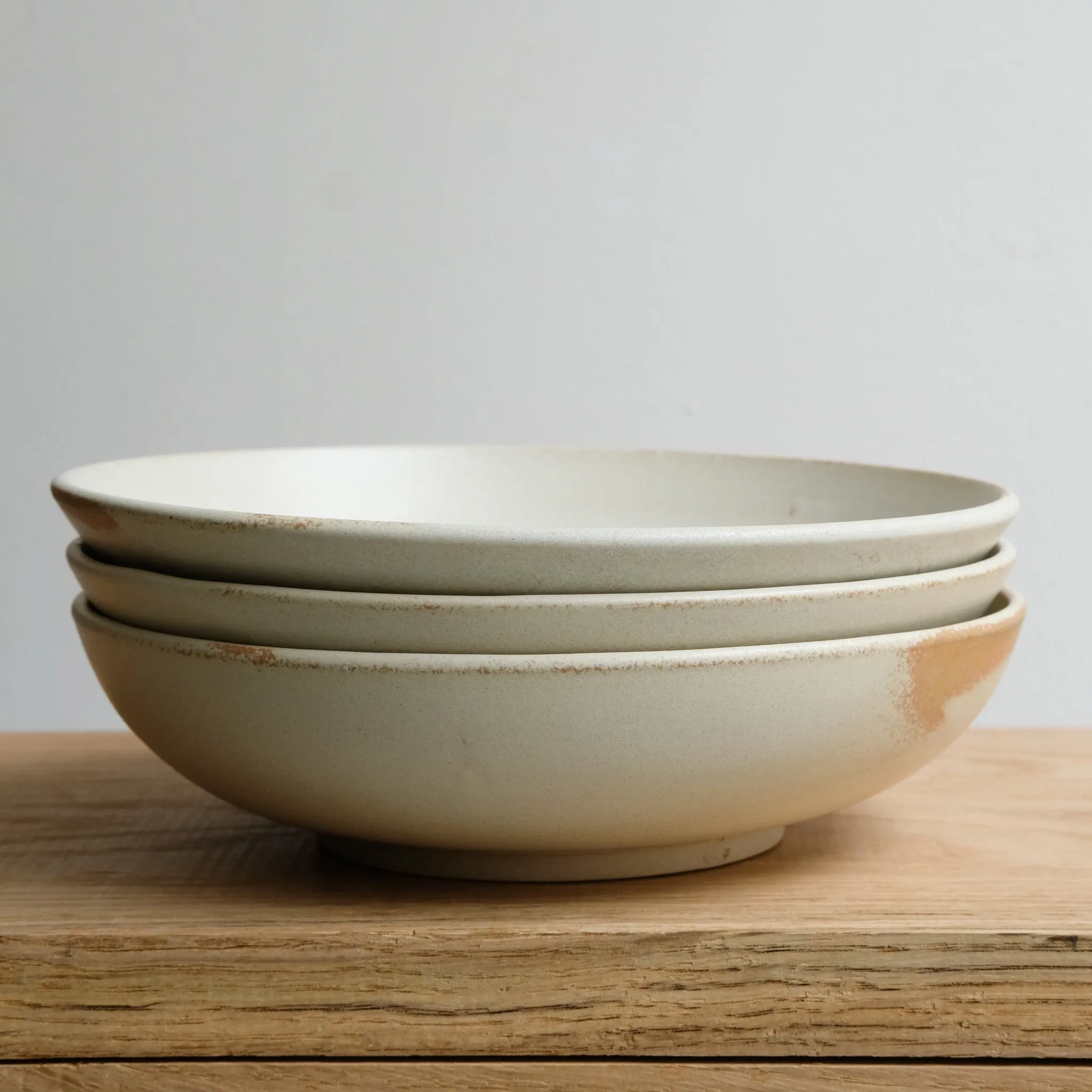 Assiette creuse en grès D 19 cm - blanc beige