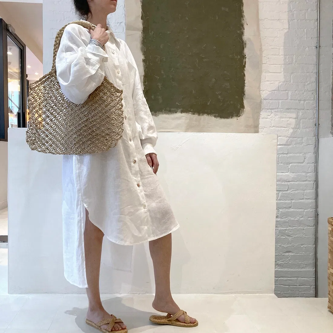 Fabriqués main, ces cabas sont réalisés en palmier tressé.
Matière : Palmier
Couleur : Naturel
Dimensions :
Taille S :
Largeur 45cm
Hauteur totale 40cm (anses 18cm + taille cabas 22cm)
Taille M :
Largeur 54cm
Hauteur totale 50cm (anses 25cm + taille cabas 25cm)