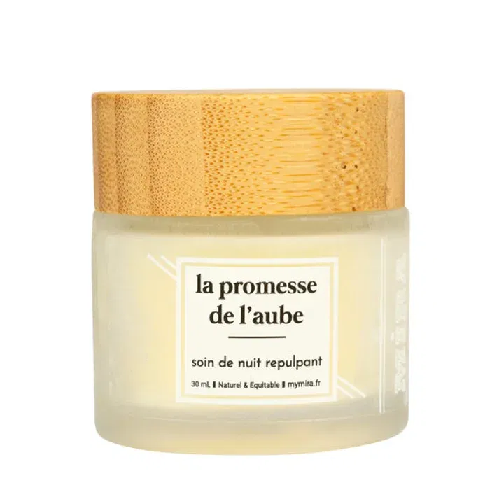 Un soin extrêmement simple d'utilisation : pas de sensation de film gras, rapide à appliquer. Une texture délicate, une note subtile de pamplemousse, un effet puissant. Pot de 30ml.