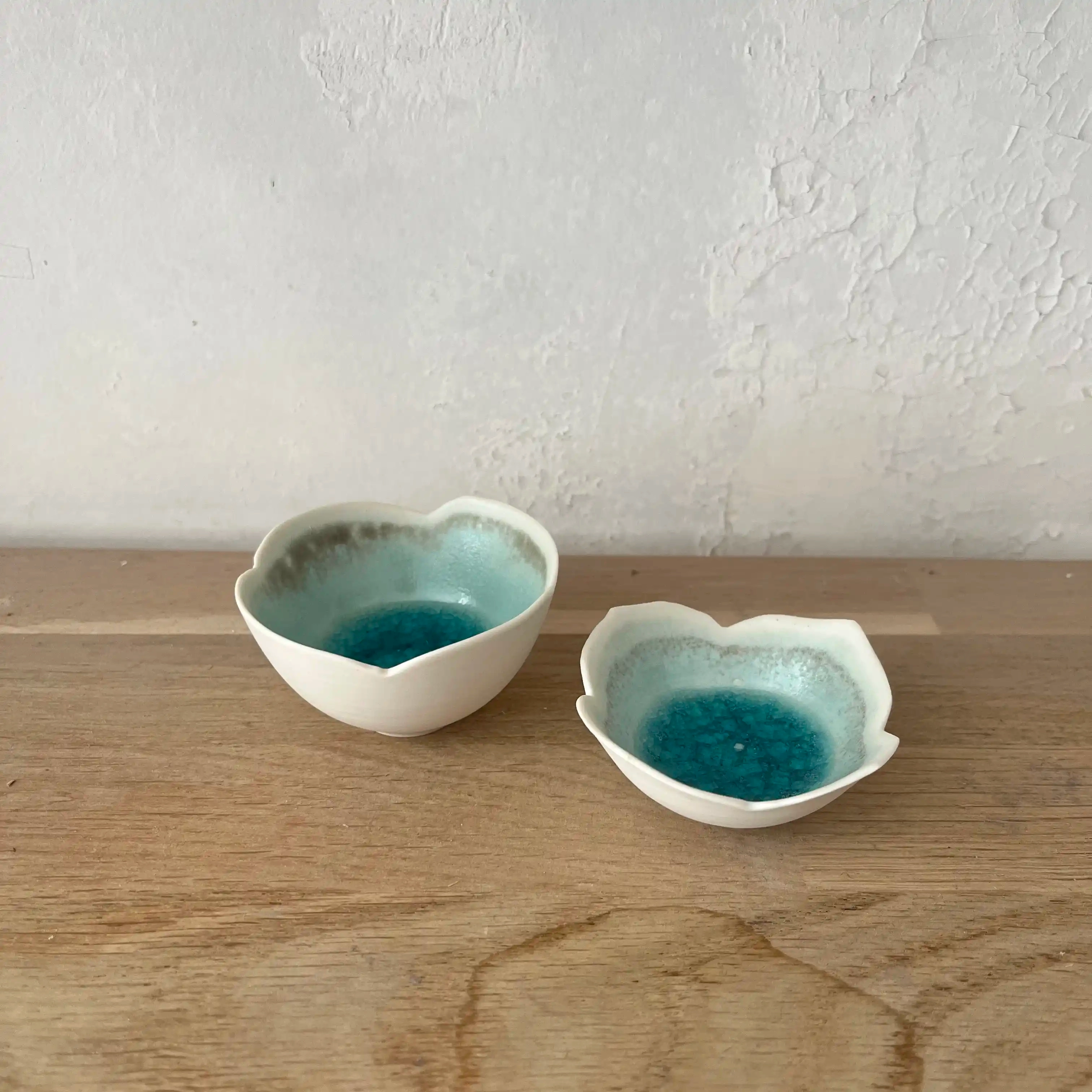 Petite coupelle fleur décorative emaillée