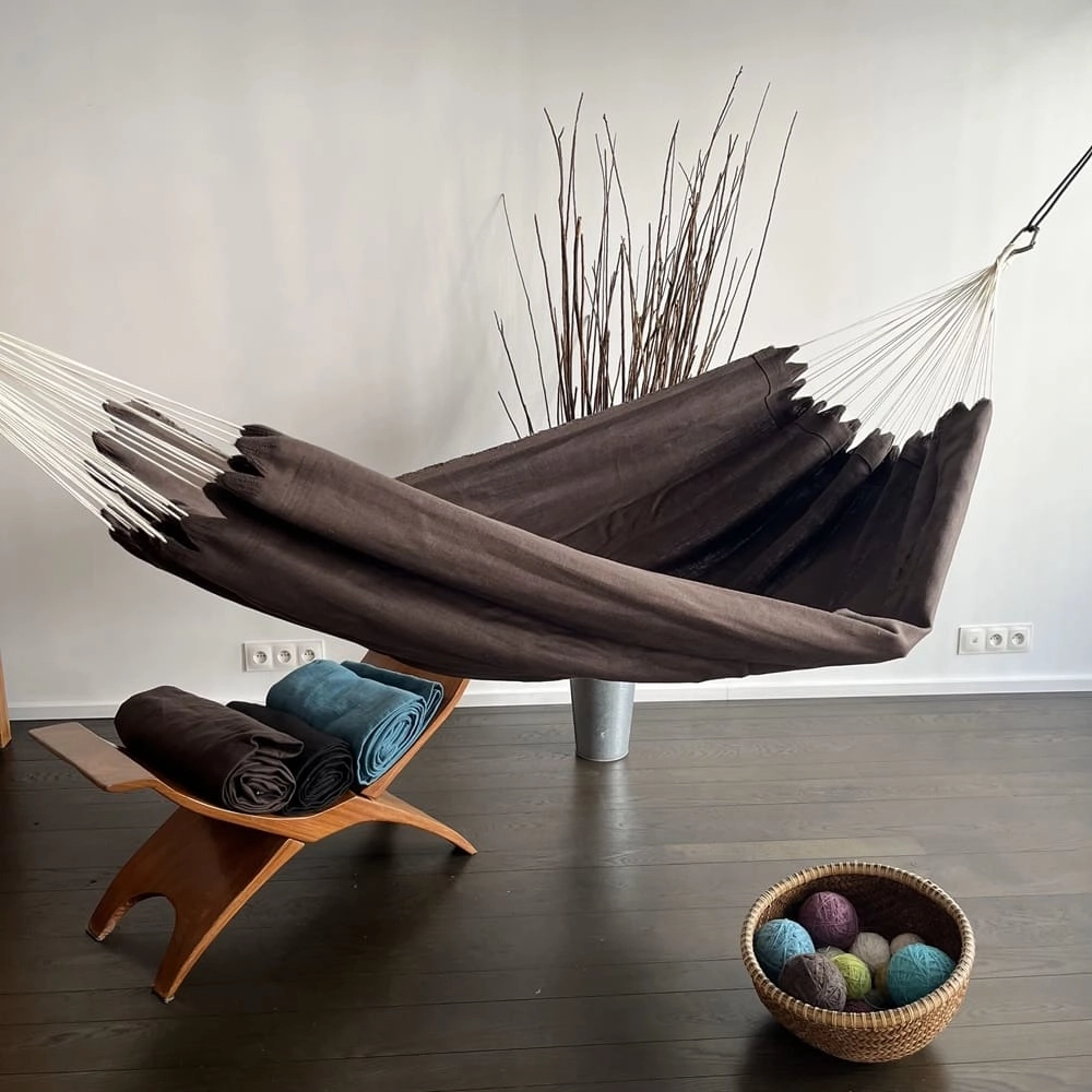 Hamac d’intérieur en lin marron : le Carpe Diem