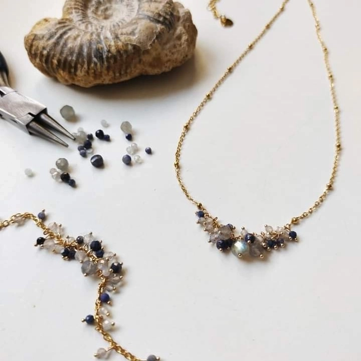 Collier et bracelet en labradorites et saphirs