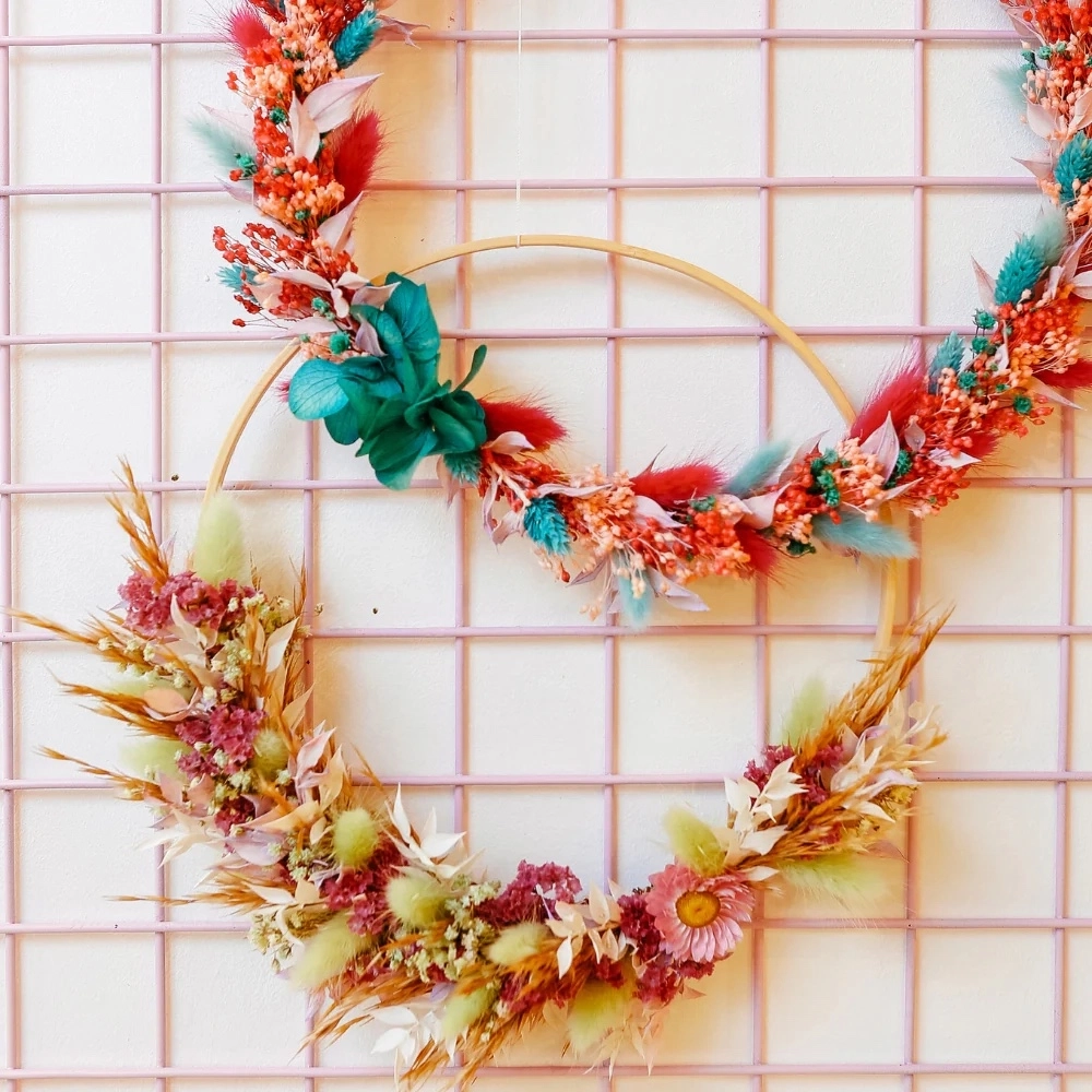 Couronne murale en fleurs séchées