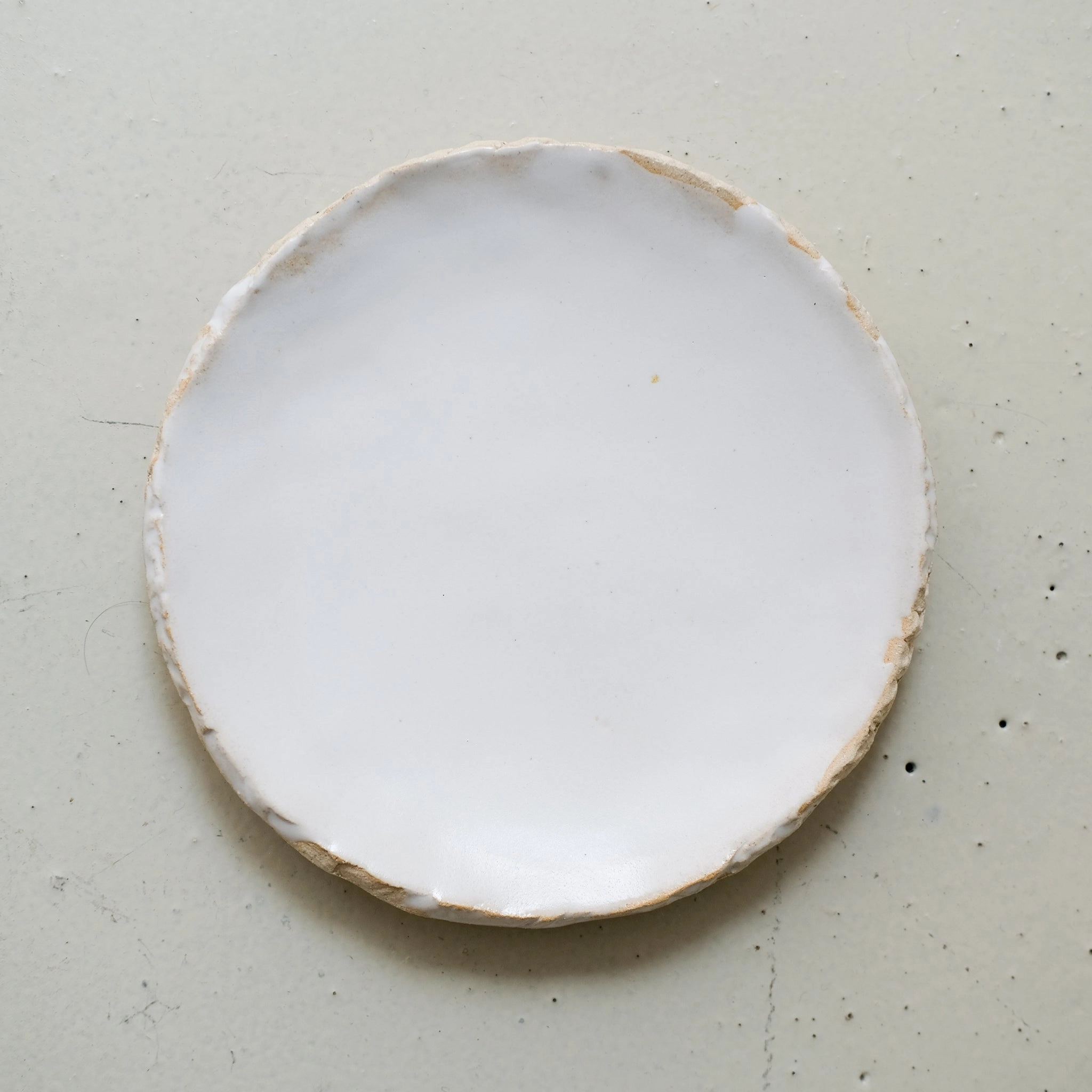 Assiette en grès D 19cm - blanc satiné