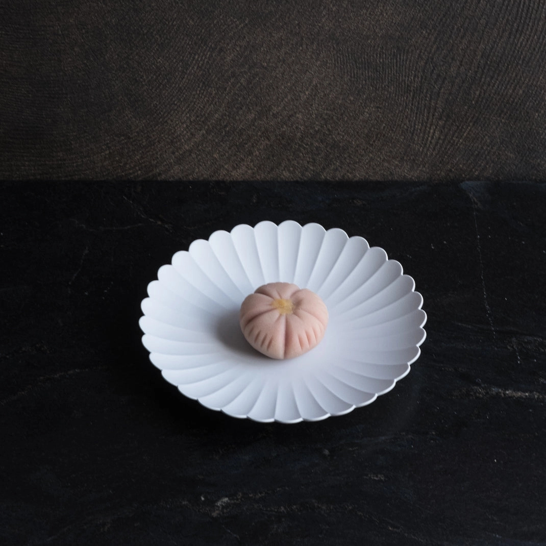 Assiette "chrysanthème" D 16cm TY Palace - Blanc Gris