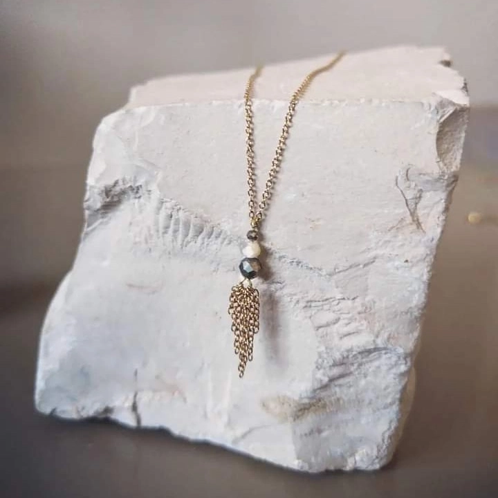 Collier en pyrites et nacre, acier inoxydable