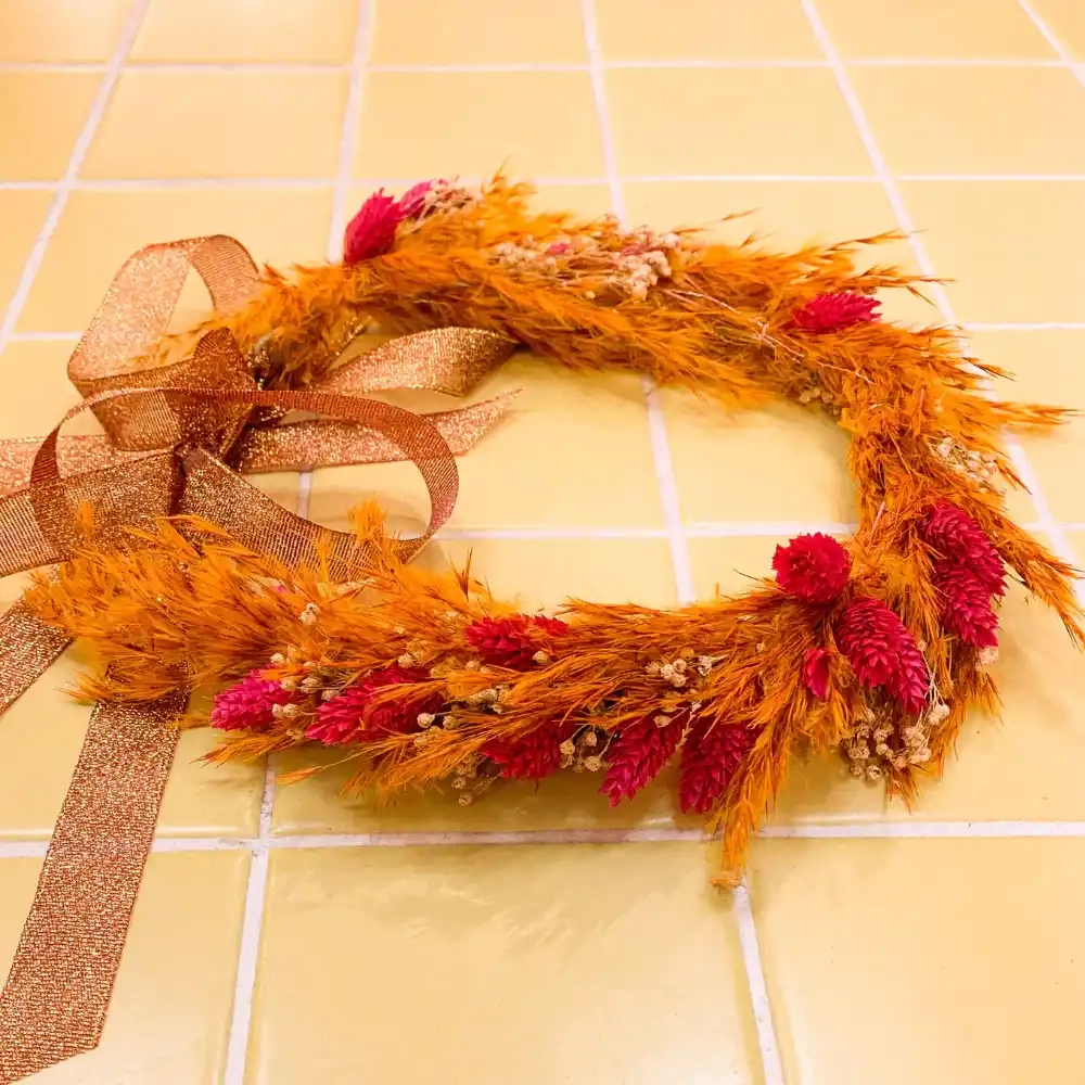 Couronne de tête en fleurs séchées