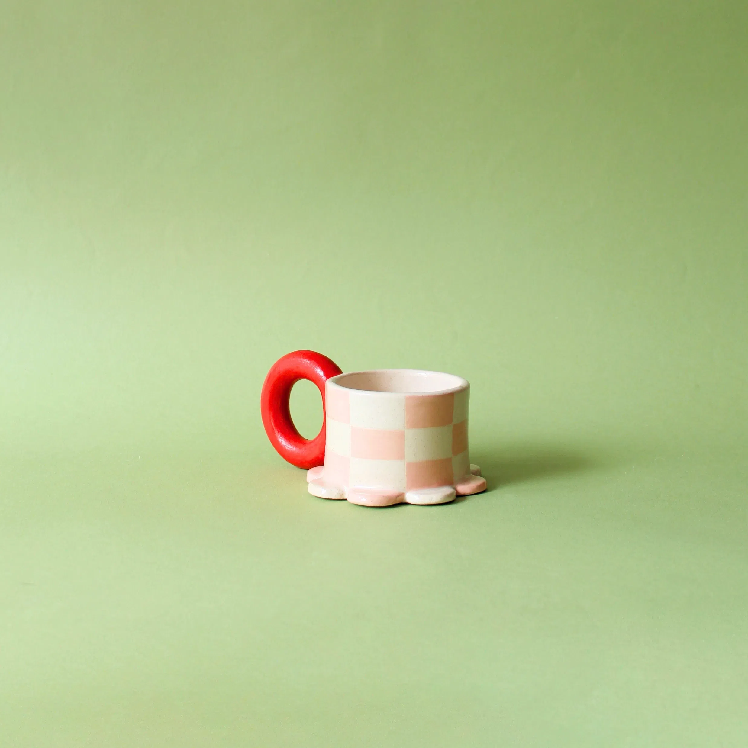 Tasse damiers rouge – Jeje things