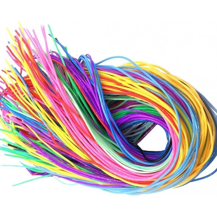 Lot de fils de scoubidous pour créer à volonté ! Unis, transparents, métallisés, pailletés... Il y en a pour tous les goûts.
Fabrication française.