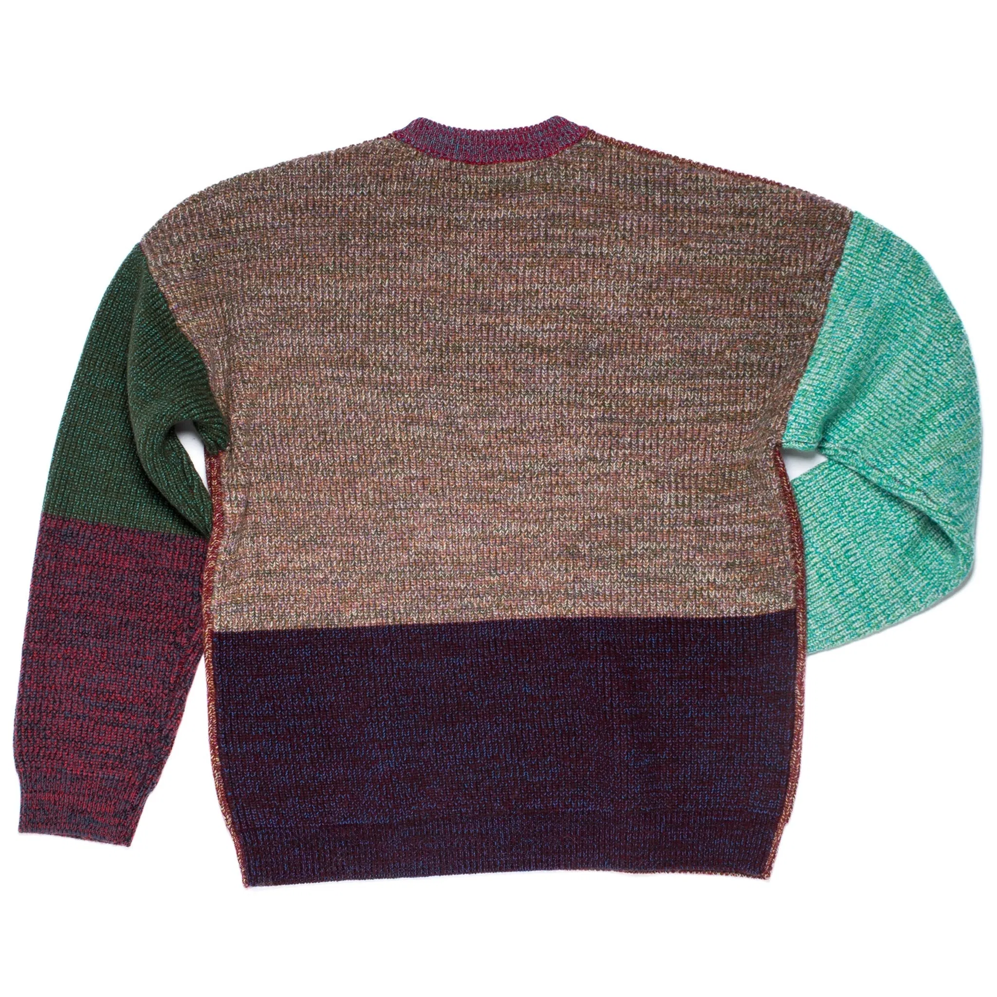 Pull tricoté taille L. ODD est notre pull ras-du-cou classique, parfaitement imparfait.
Sa coupe droite et décontractée est complétée par des épaules tombantes.
Le modèle est défini, mais les couleurs et le fil sont choisis par la roue de la fortune WYP.
Ainsi, chaque pièce est vraiment unique au monde !