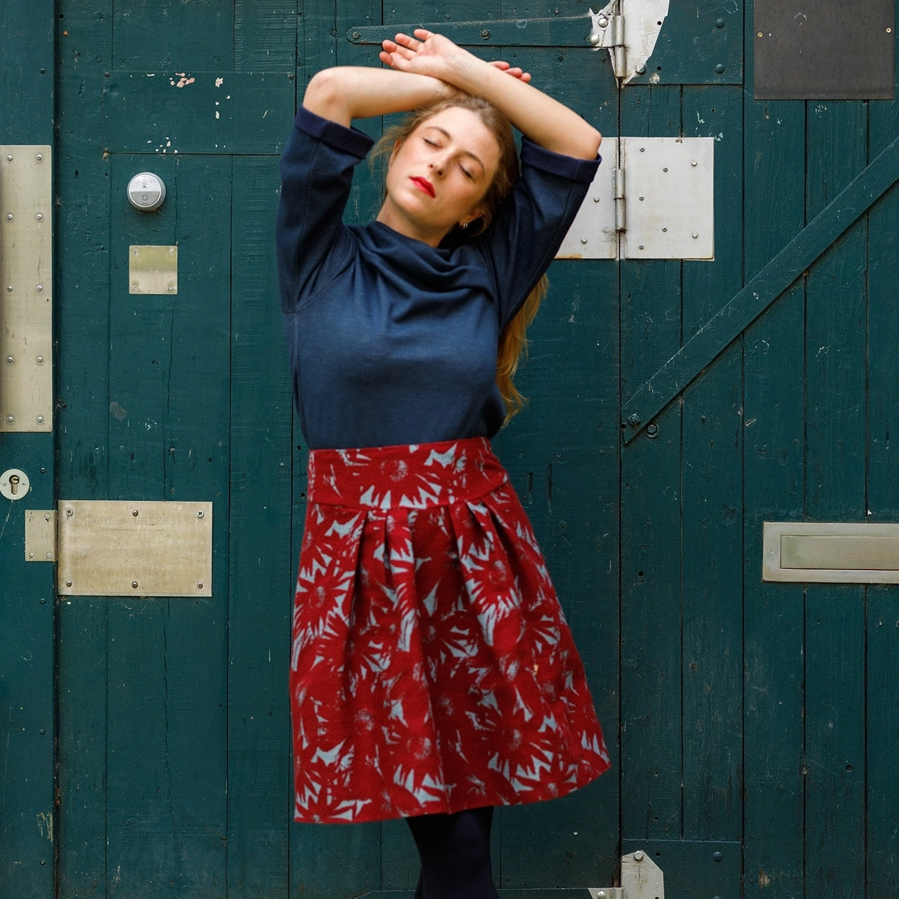 Jupe avec une ceinture large en tissus de une très belle qualité de jacquard