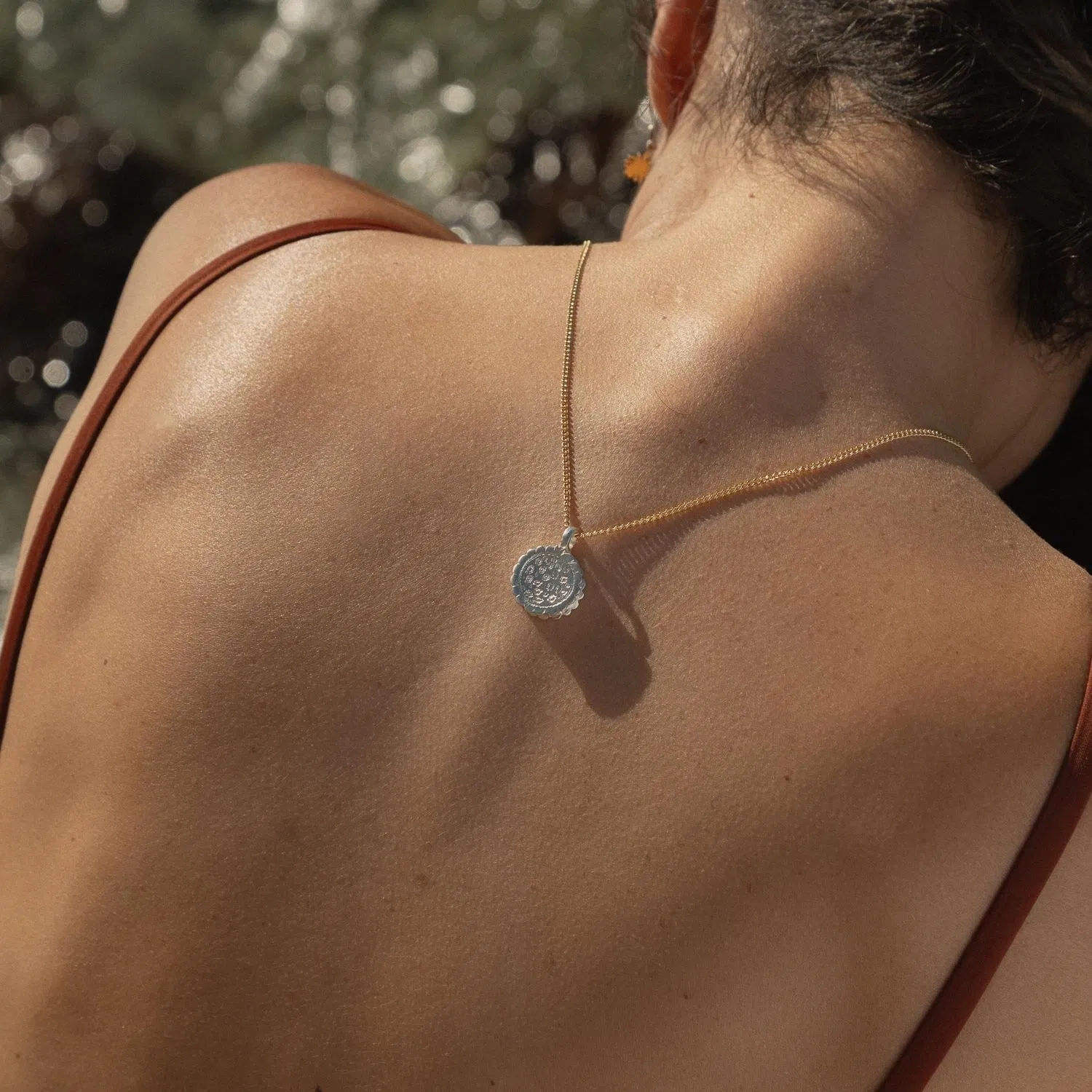 Collier pendentif . LA FLEUR 🌈