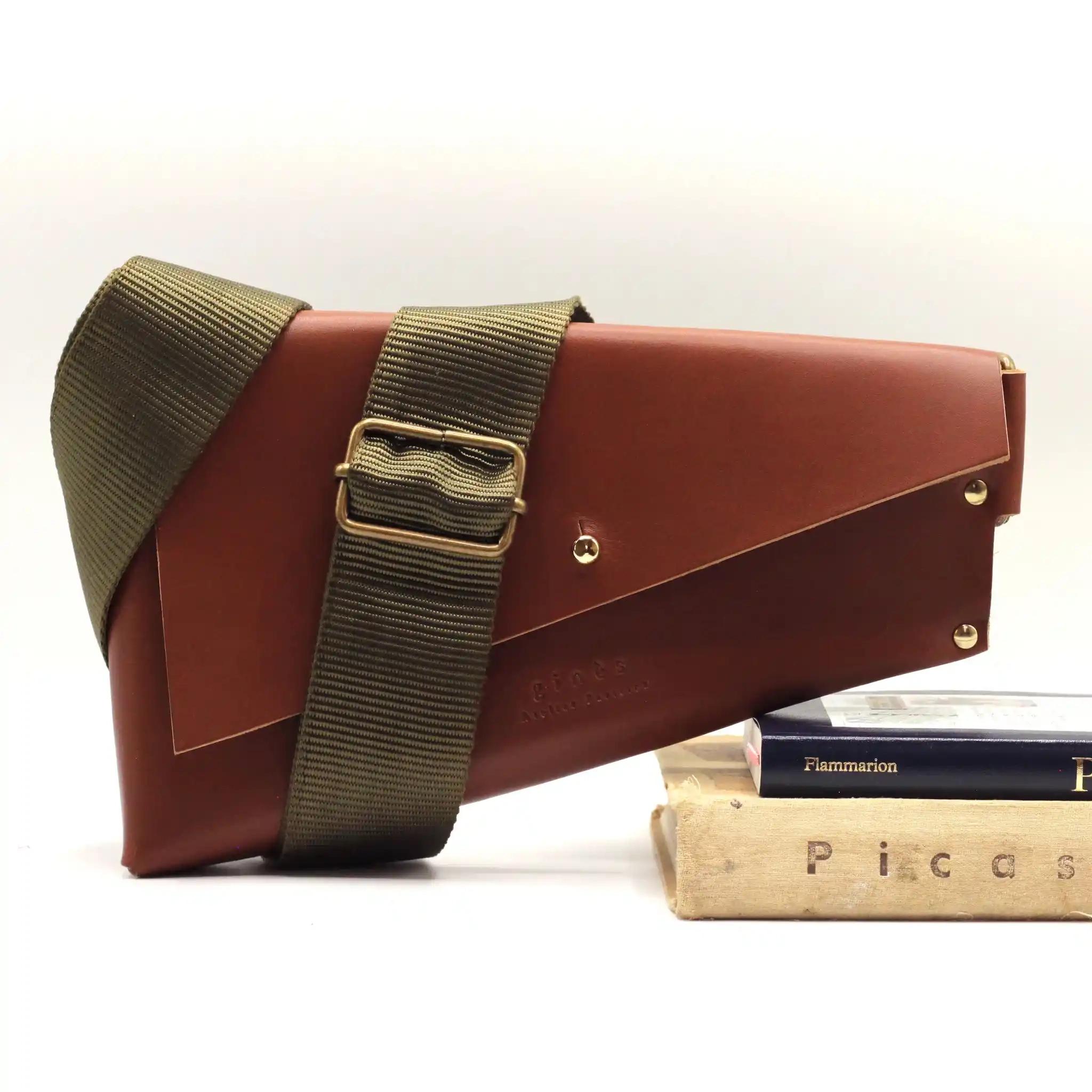 Atelier Créatif Maroquinerie - Personnalisation Sac Sacoche Banane Cuir - 3h