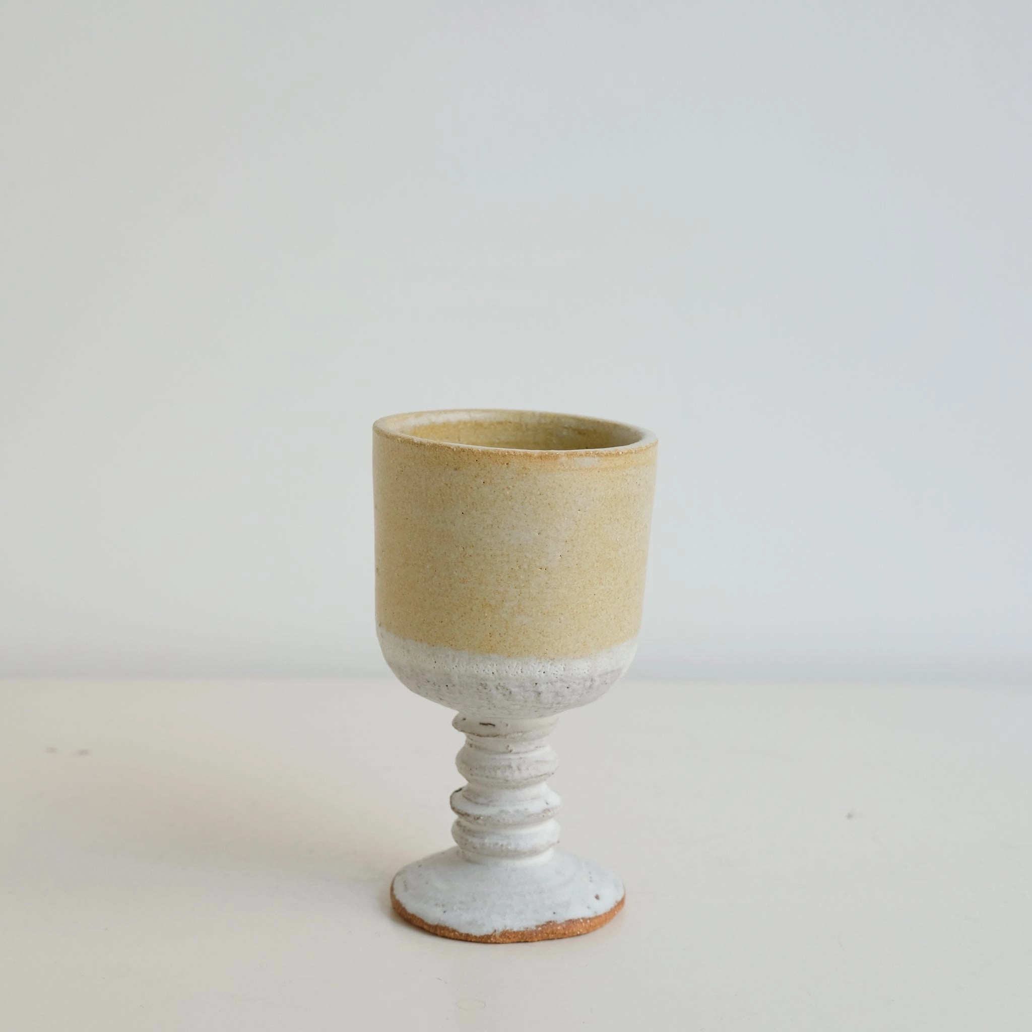 Verre sur pied en grès roux 150ml - Blanc et ocre