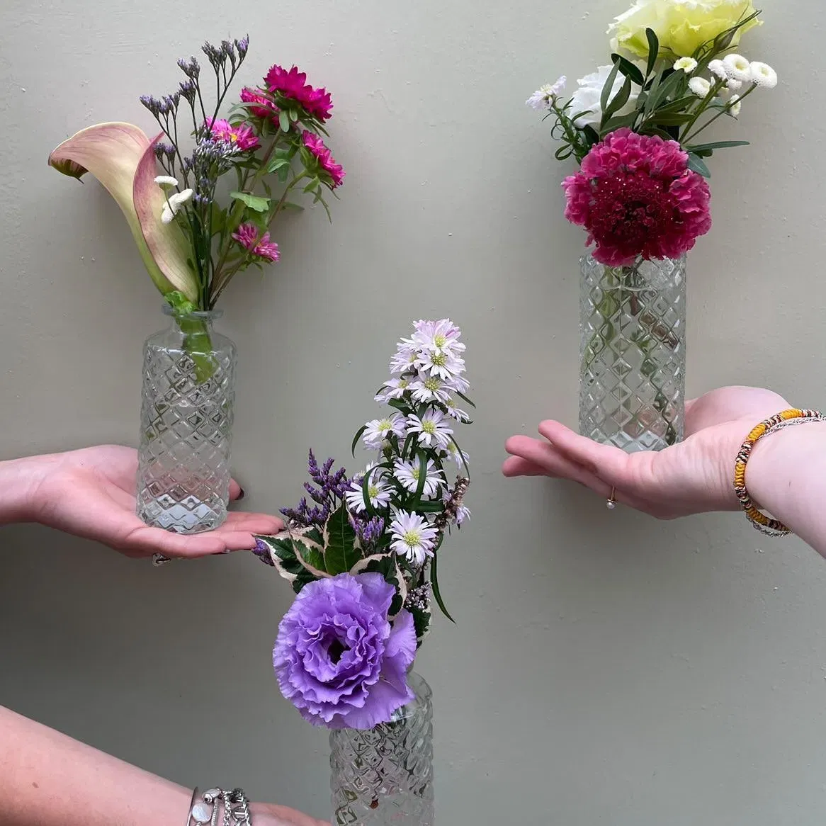 Trio de soliflores de fleurs fraiches