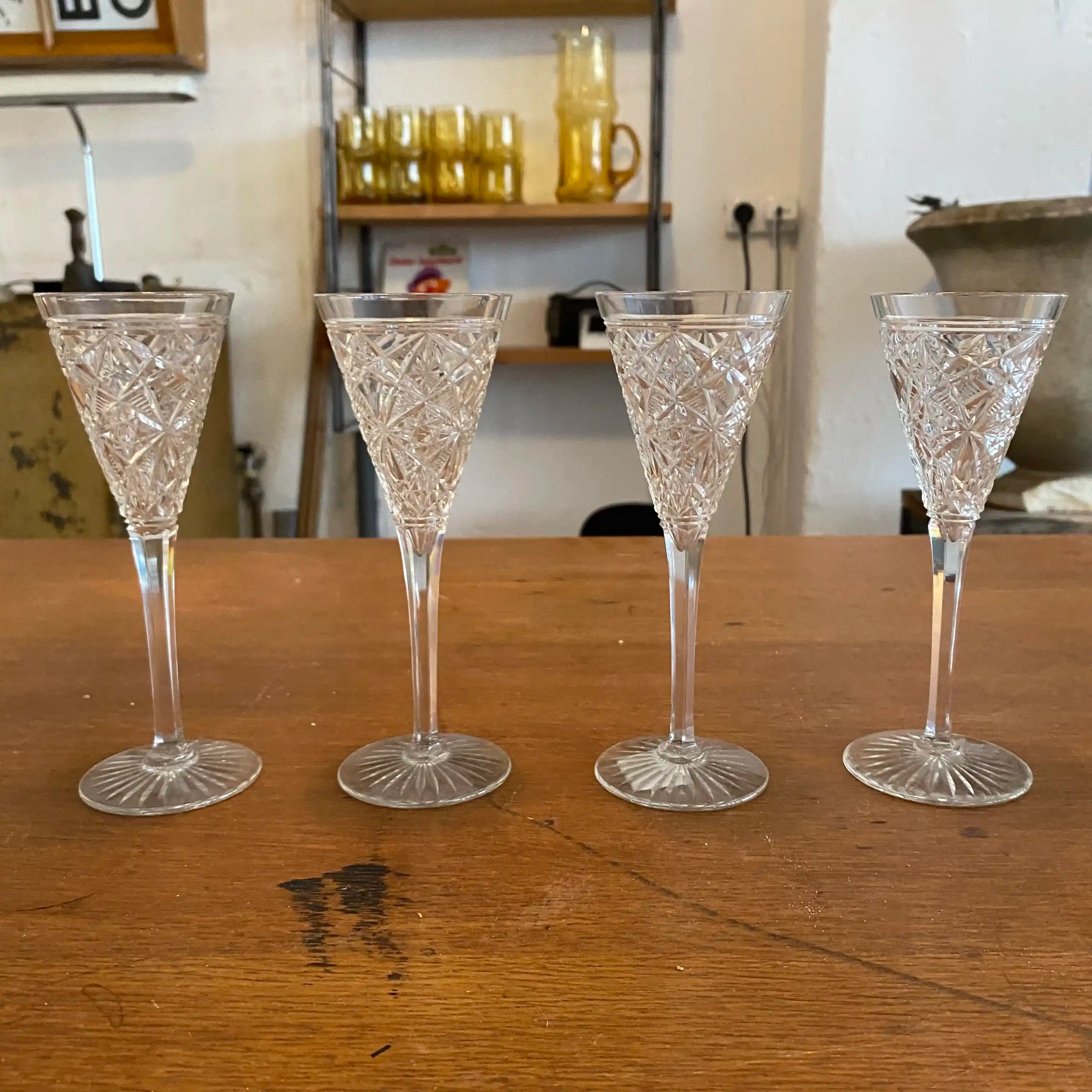 Verres en cristal taillé