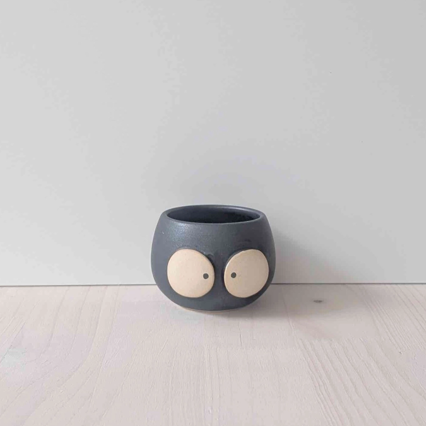 Tasse Chibi Dama noire en céramique