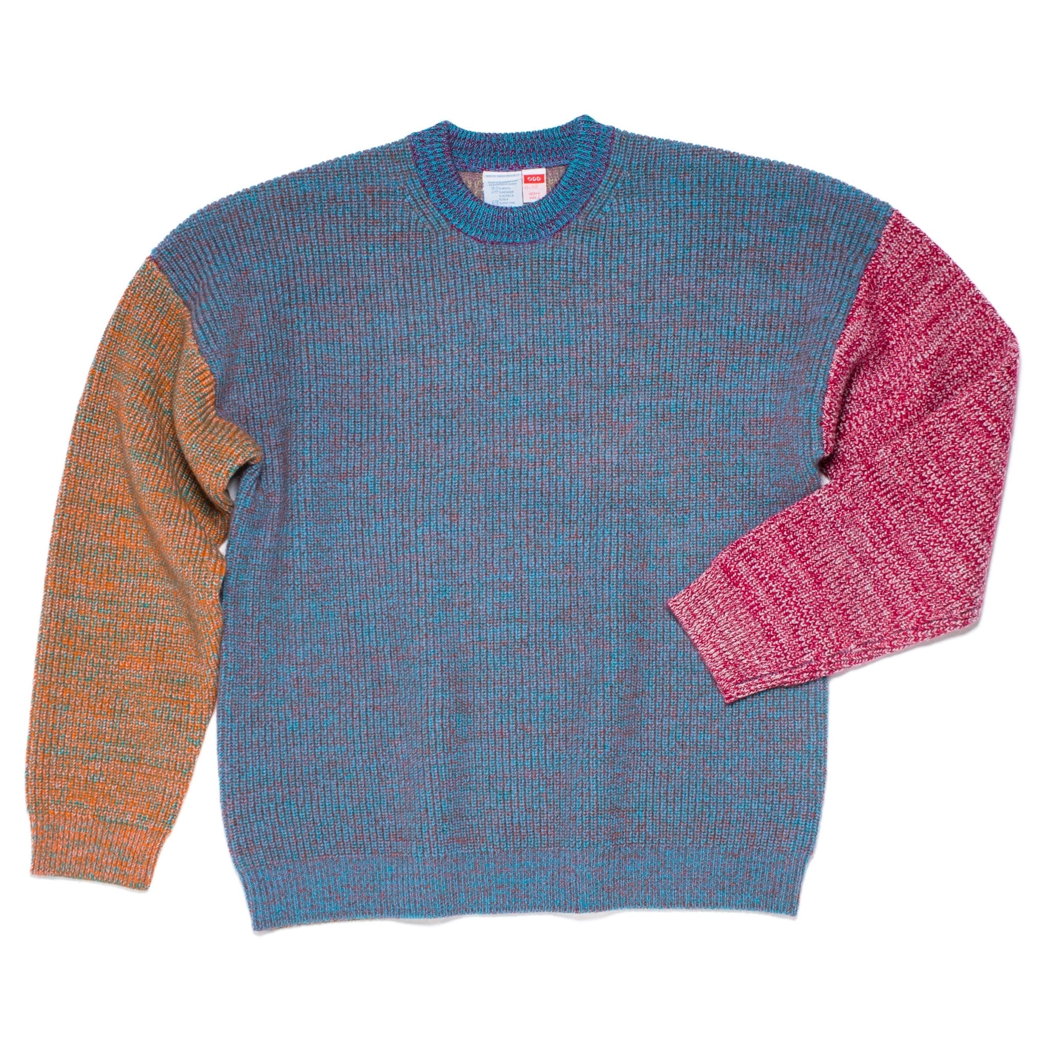 Pull tricoté taille L. ODD est notre pull ras-du-cou classique, parfaitement imparfait.
Sa coupe droite et décontractée est complétée par des épaules tombantes.
Le modèle est défini, mais les couleurs et le fil sont choisis par la roue de la fortune WYP.
Ainsi, chaque pièce est vraiment unique au monde !