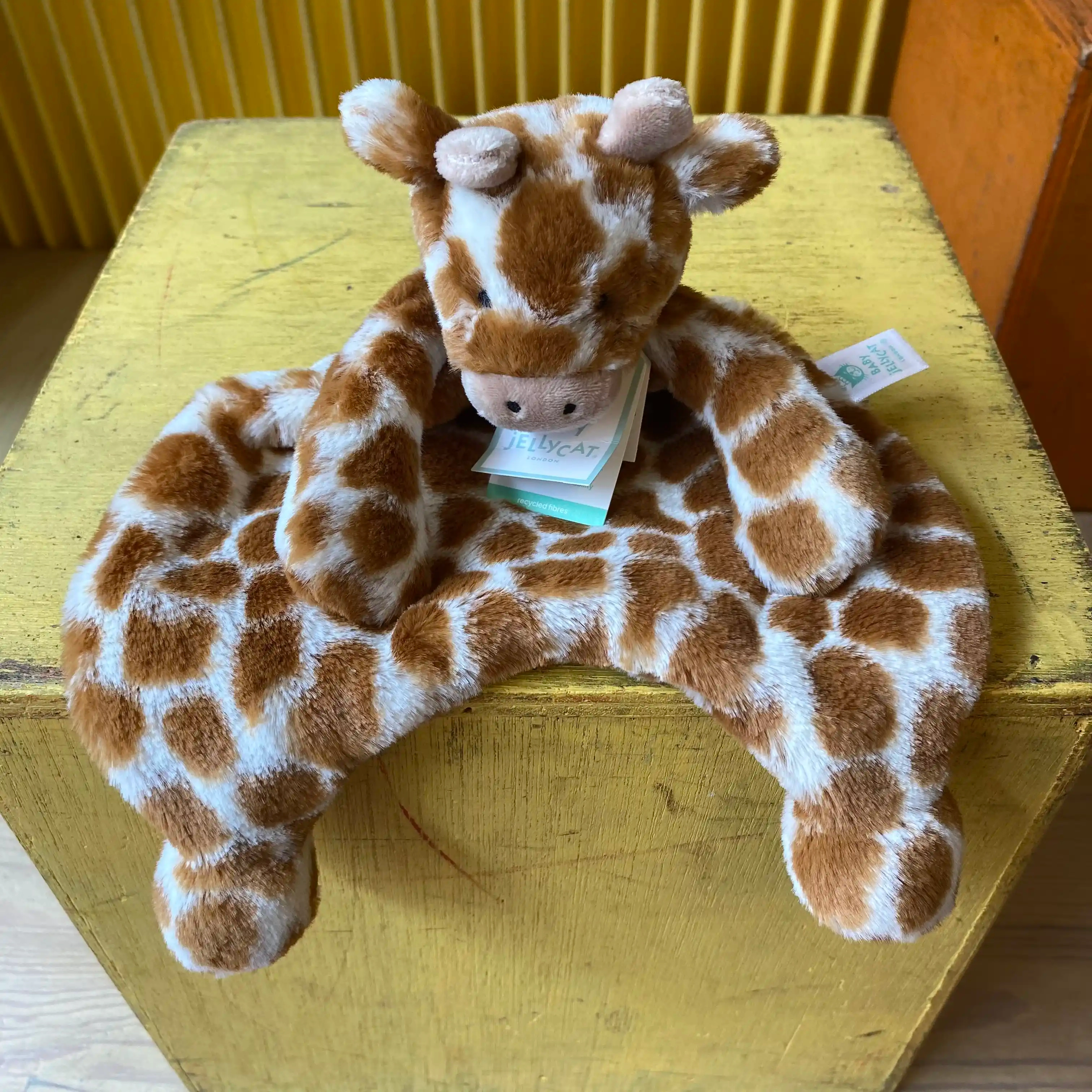 Conforter l am Bashful Giraffe