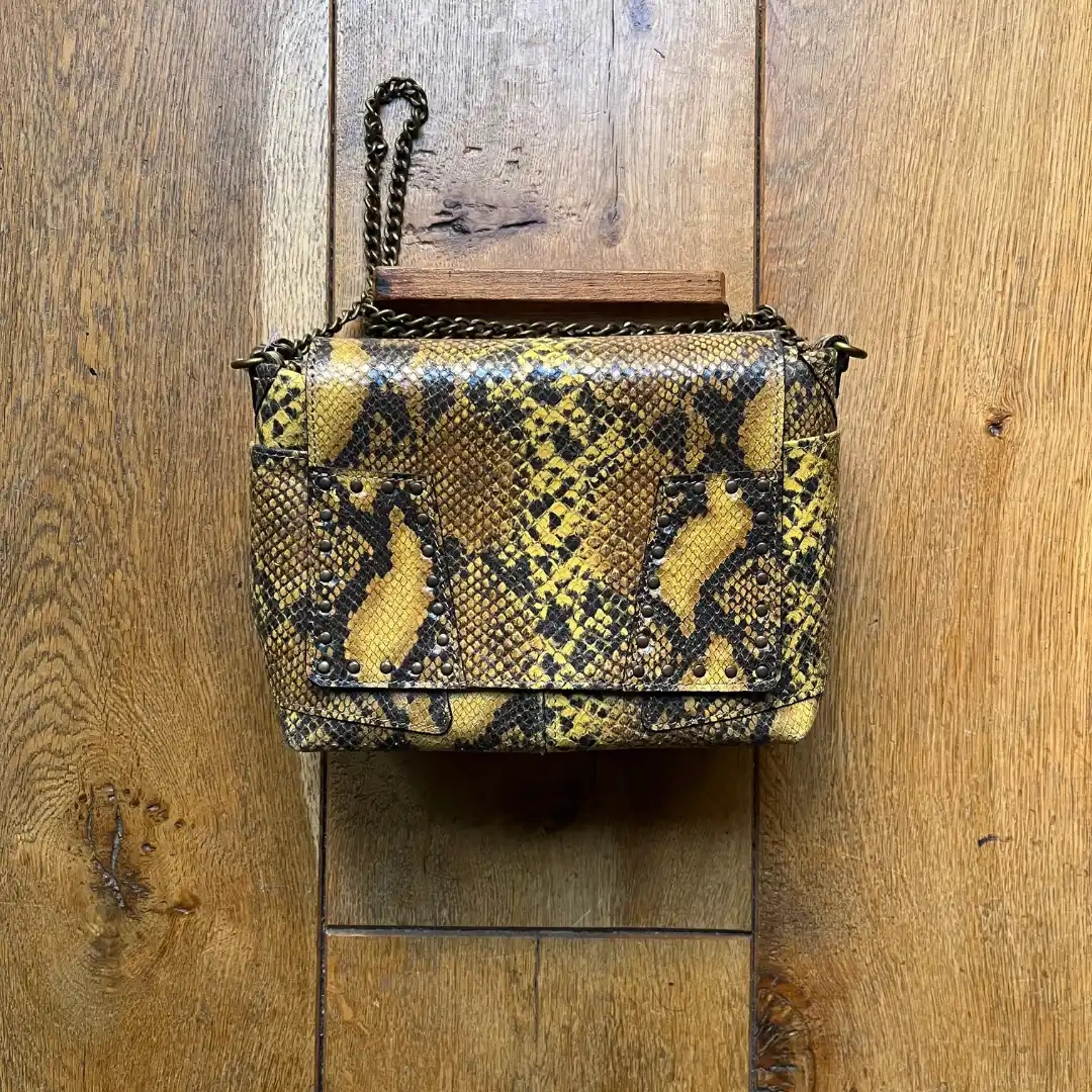 Sac inspiré d'un voyage au Maroc, réalisé avec du cuir de vachette imprimé façon python