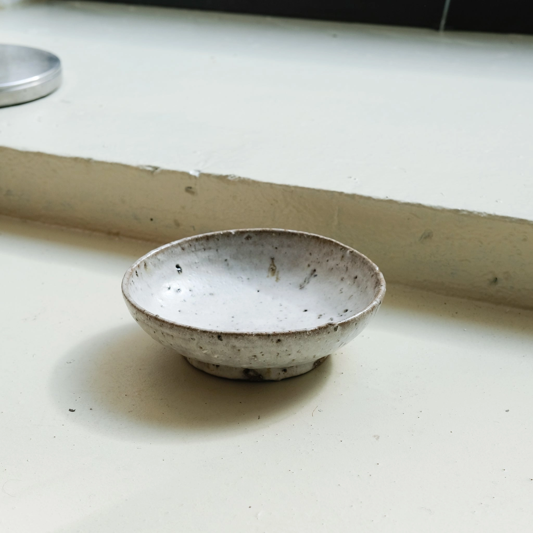 Assiette creuse en terre d'Aizenay D 21cm / Blanc satiné texturé