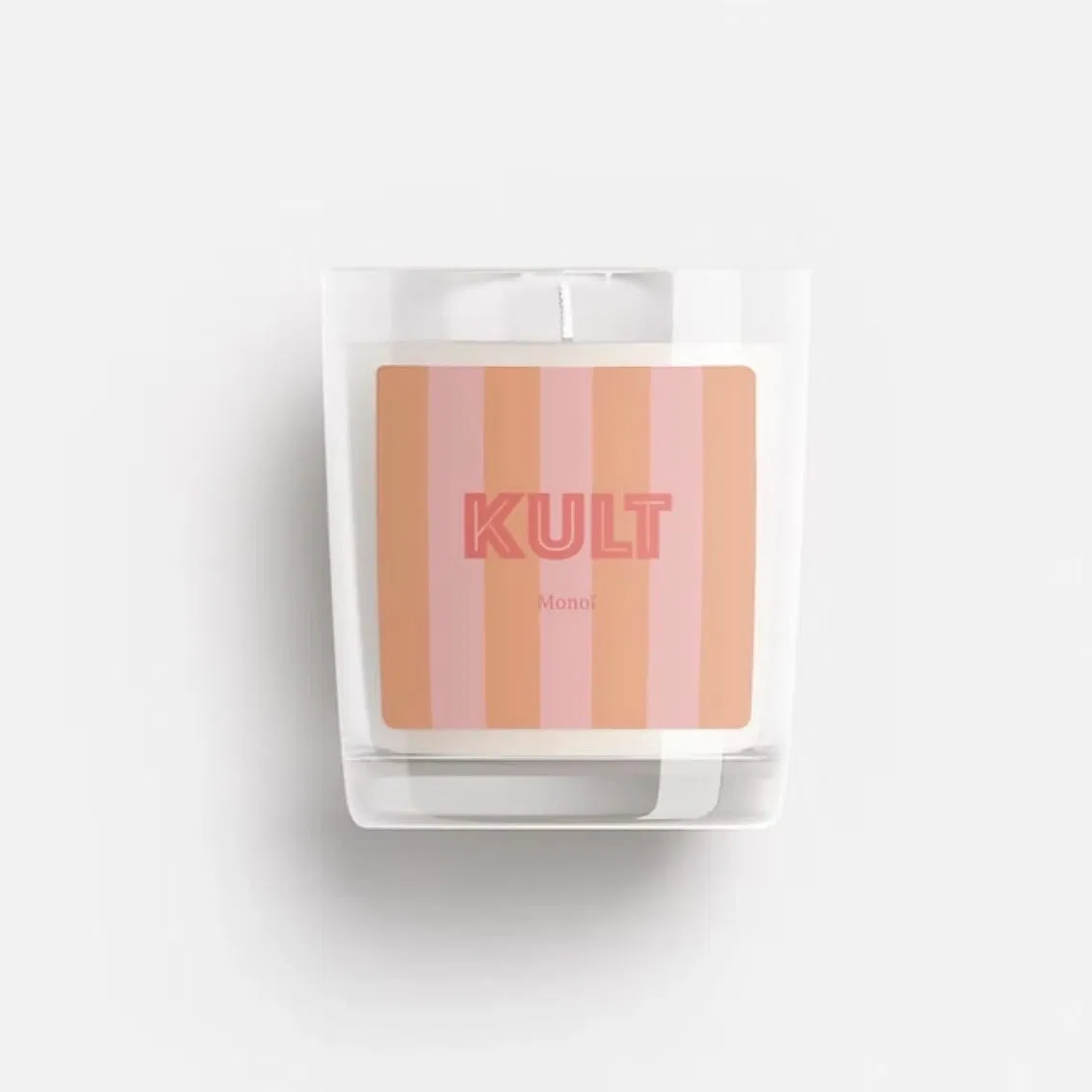 Fabrication artisanale à la main dans le sud de la France.
Cire de soja 100 % naturelle, mèche en coton sans plomb, parfums Français de Grasse.
Durée de combustion : Entre 50 & 60 heures.
Contenance : 250 grammes.