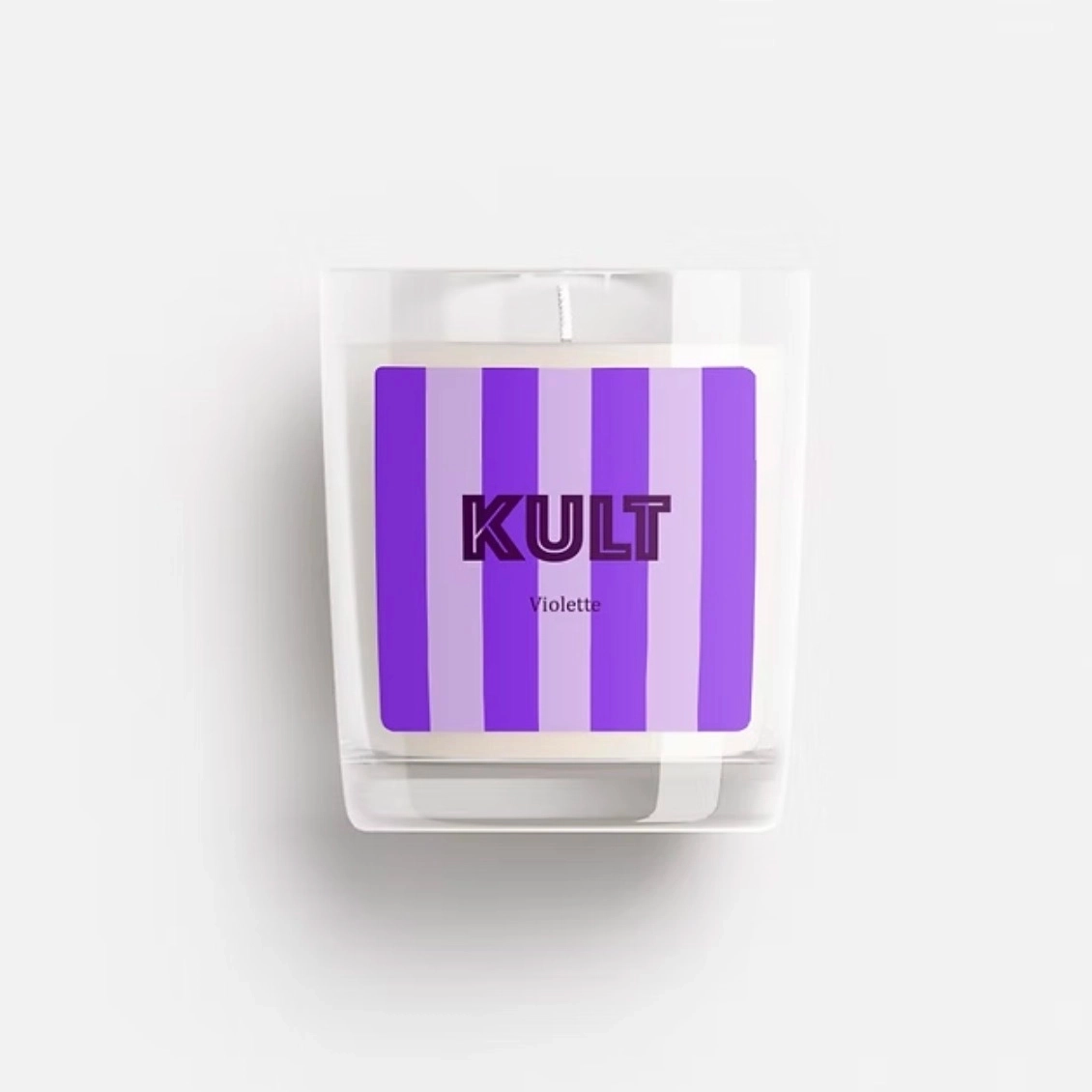 Fabrication artisanale à la main dans le sud de la France.
Cire de soja 100 % naturelle, mèche en coton sans plomb, parfums Français de Grasse.
Durée de combustion : Entre 50 & 60 heures.
Contenance : 250 grammes.