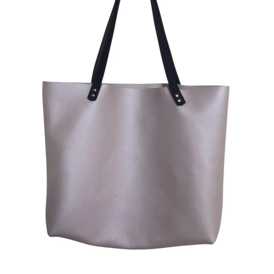 Sac maxi cabas en cuir recyclé gris argenté