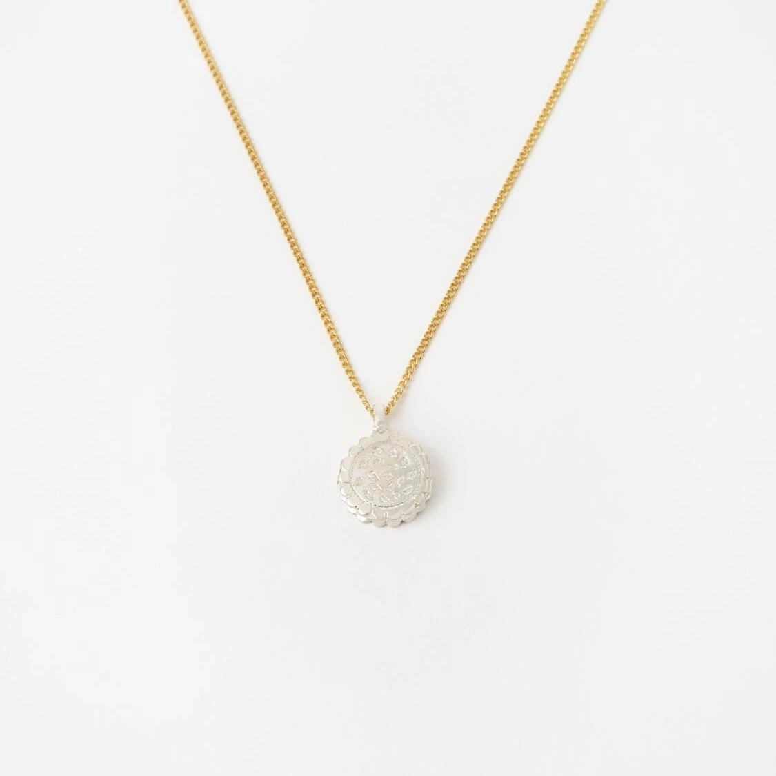 Collier pendentif . LA FLEUR 🌈