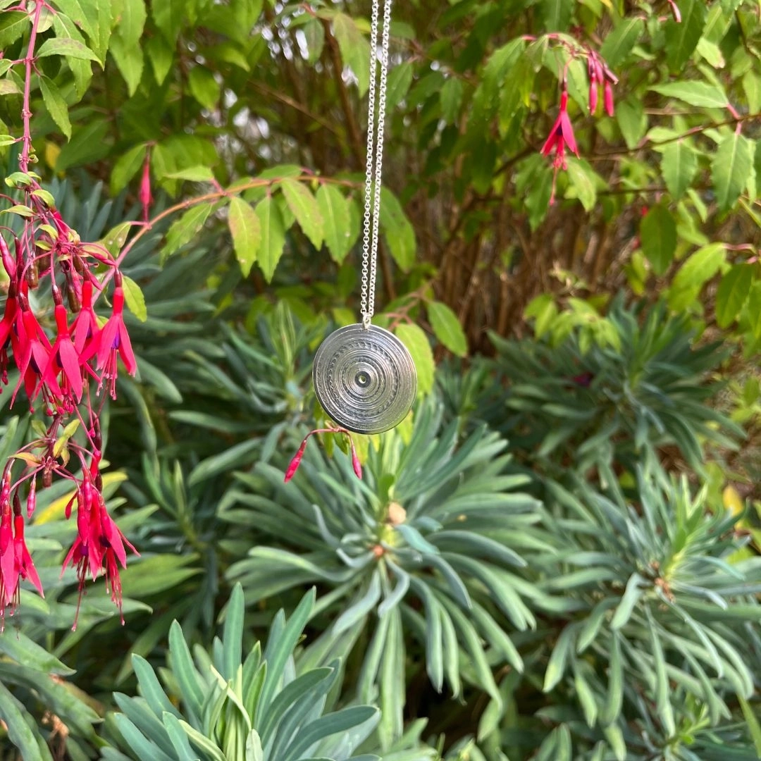 Pendentif "Pti Disk". Pendentif en argent massif