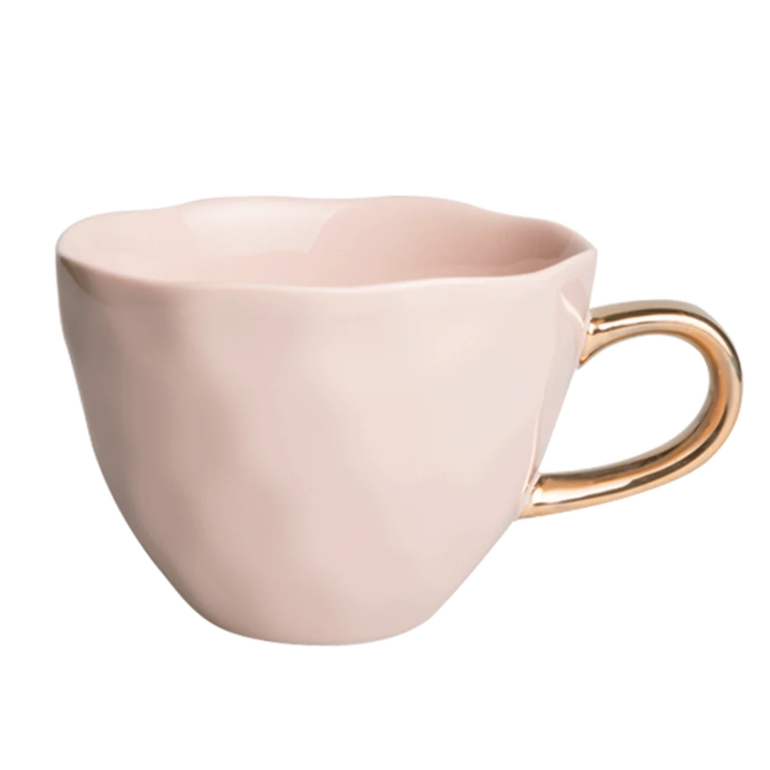 Large tasse en porcelaine de la collection Good Morning avec anse dorée. Sa taille généreuse permet de déguster de grandes tasses de thé ou des chocolats chauds, ainsi que des grands cafés crème le matin. Peuvent être assorties aux soucoupes en porcelaine de la même collection. Disponible dans une dizaine de coloris.
Dimensions: Ø 11 x 9 cm