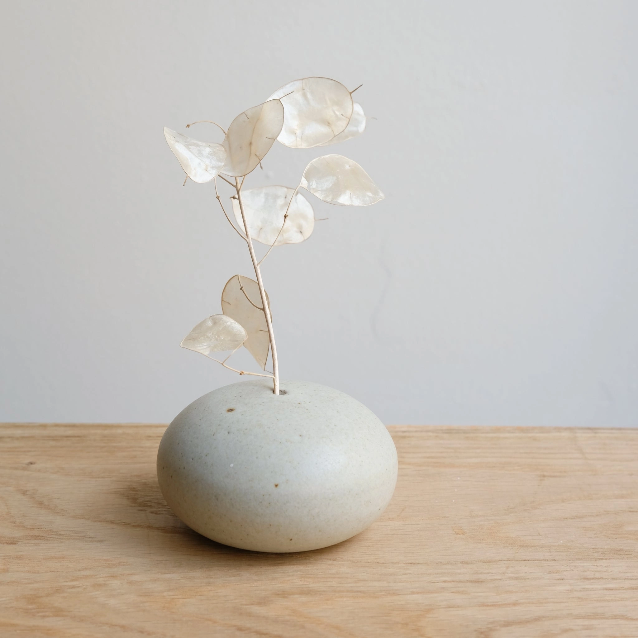 Vase en grès D 8,5cm - blanc gris