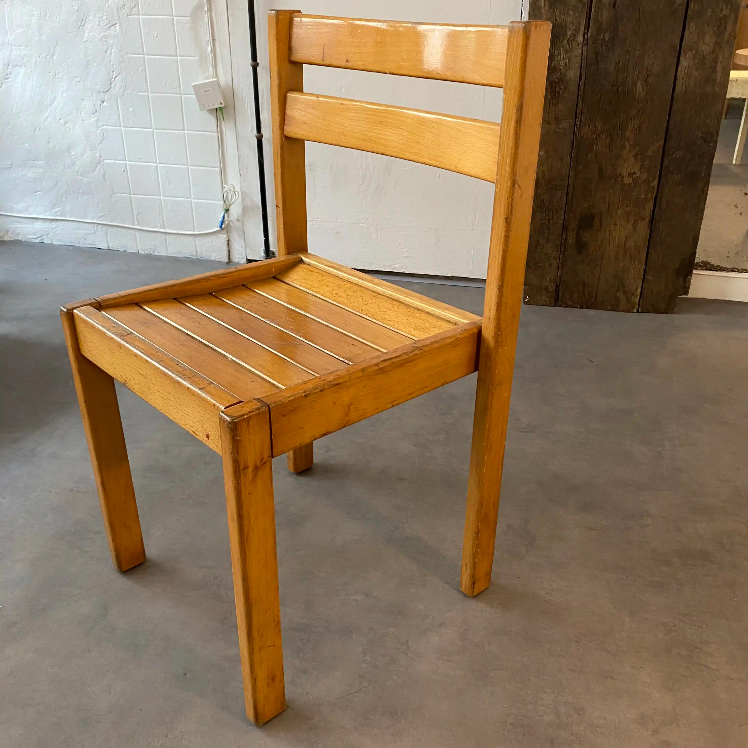 Chaise brutaliste