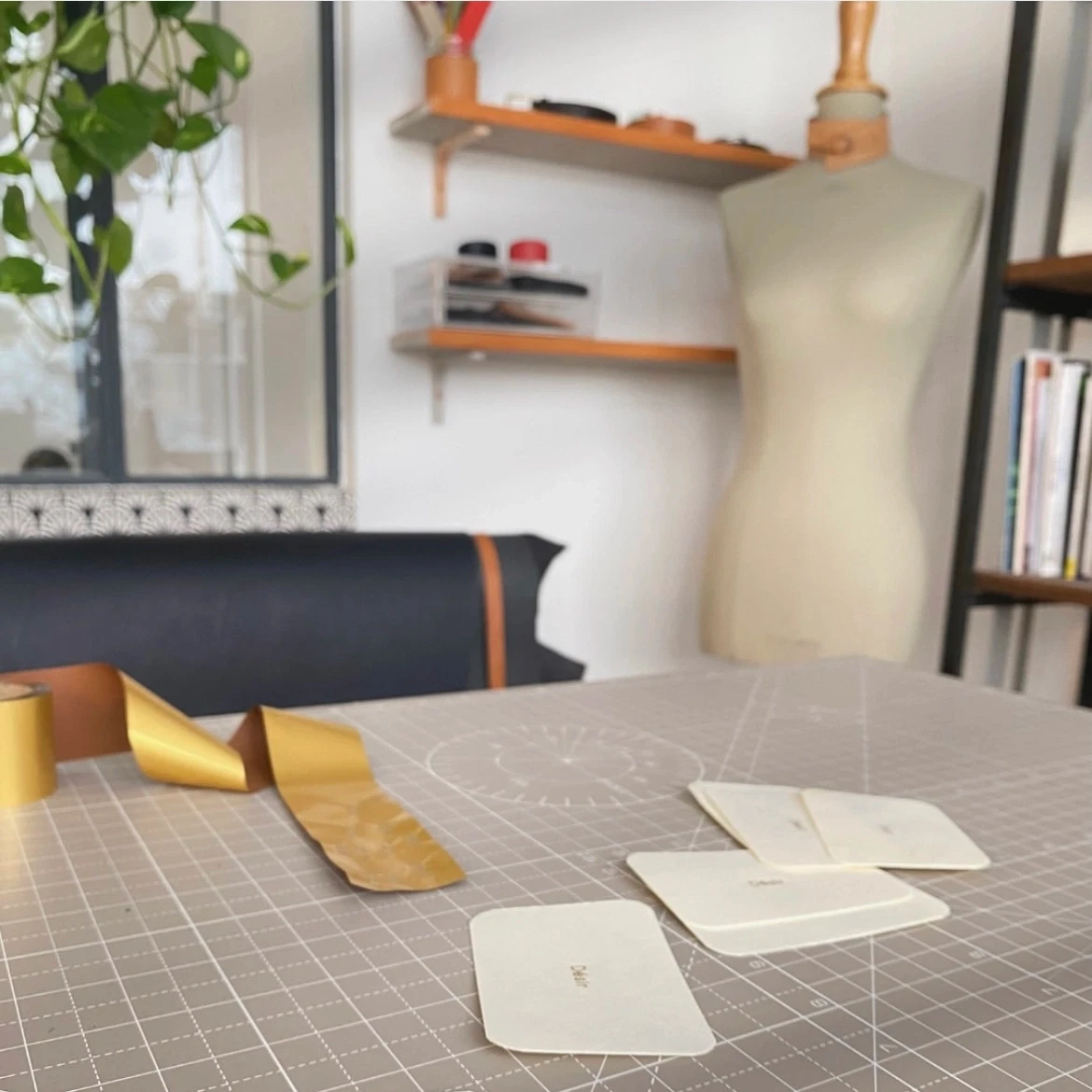 Artisan Maroquinier - Atelier AMYTiS Paris 19