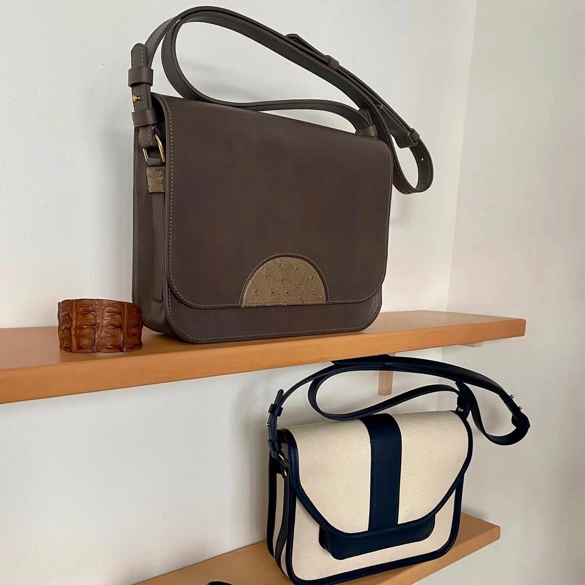 Artisan Maroquinier - Atelier AMYTiS Paris 19