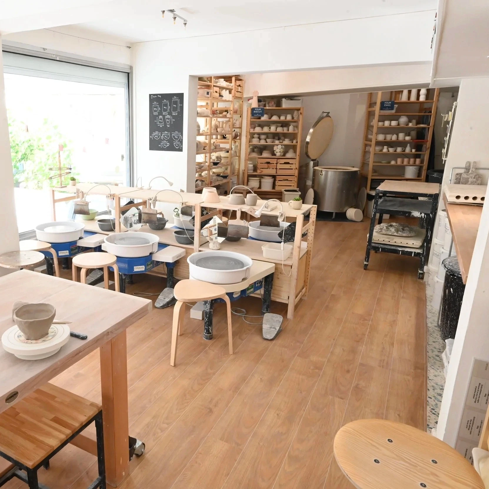 La Biscuiterie de atelier céramique Paris 10