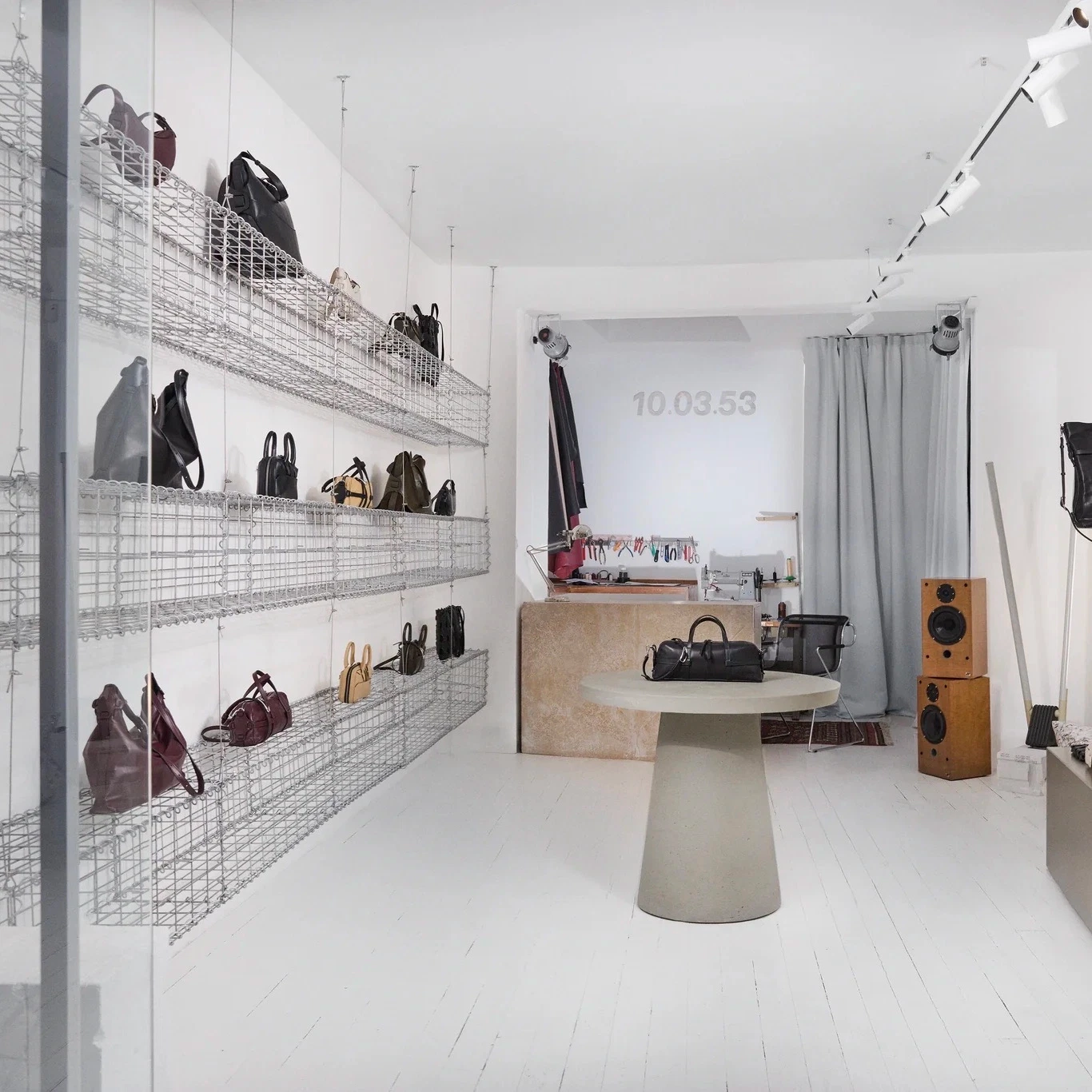 10.03.53 Paris 3 Sac en cuir upcylcing