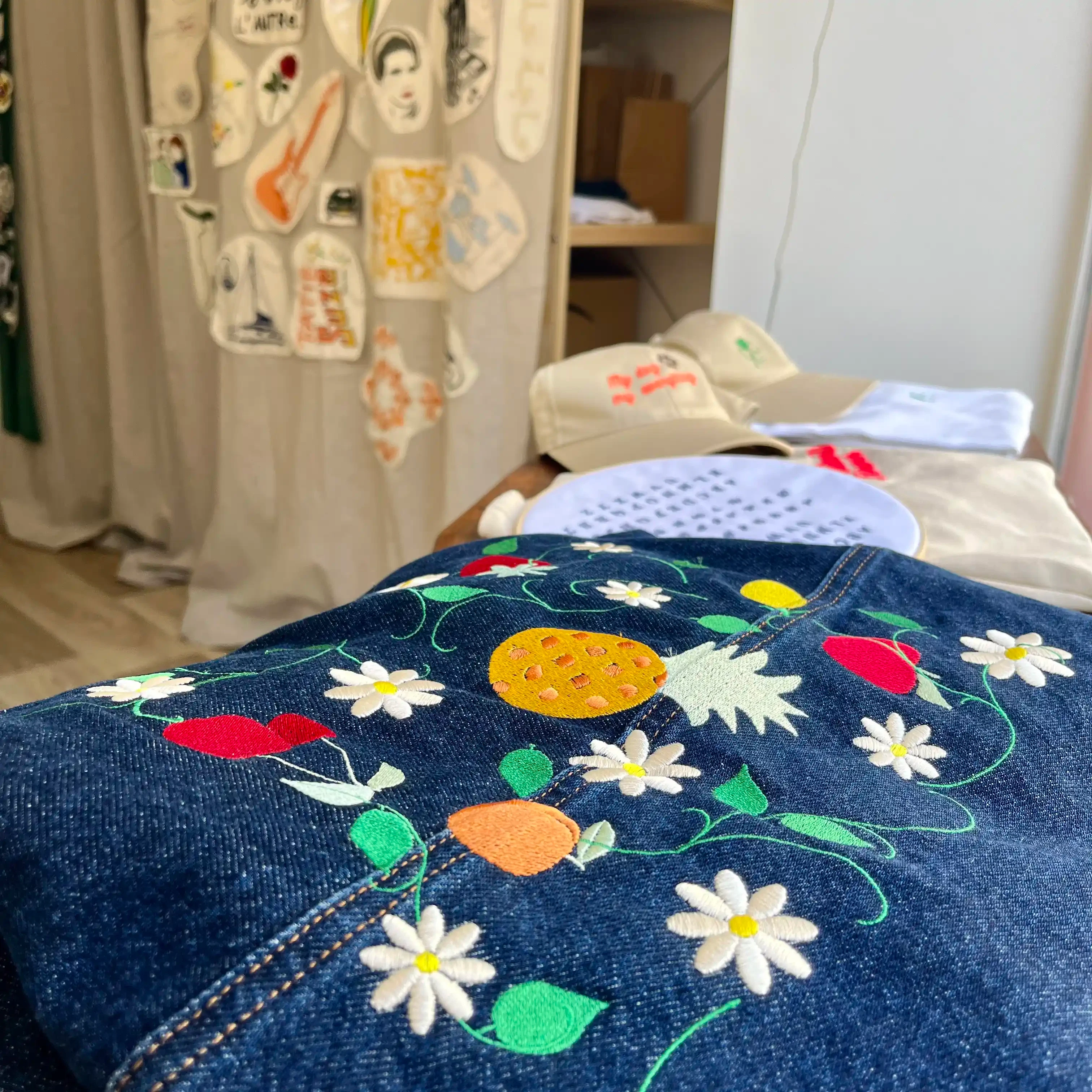 Le Bar à Broder,Broderie,Collaborations artistiques