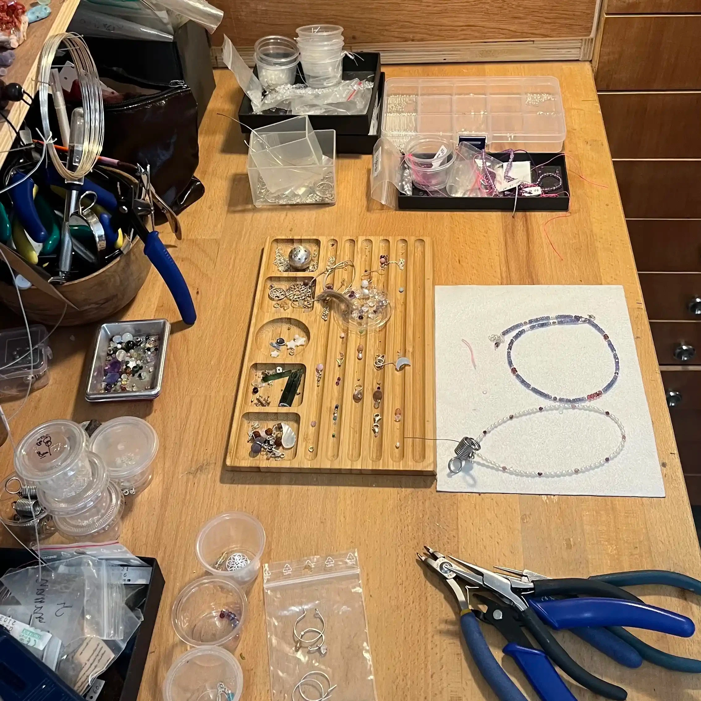 Atelier Lloydie Darnanville, Artisan, Bijouterie, Pierres énergétiques, Cours, Jewels